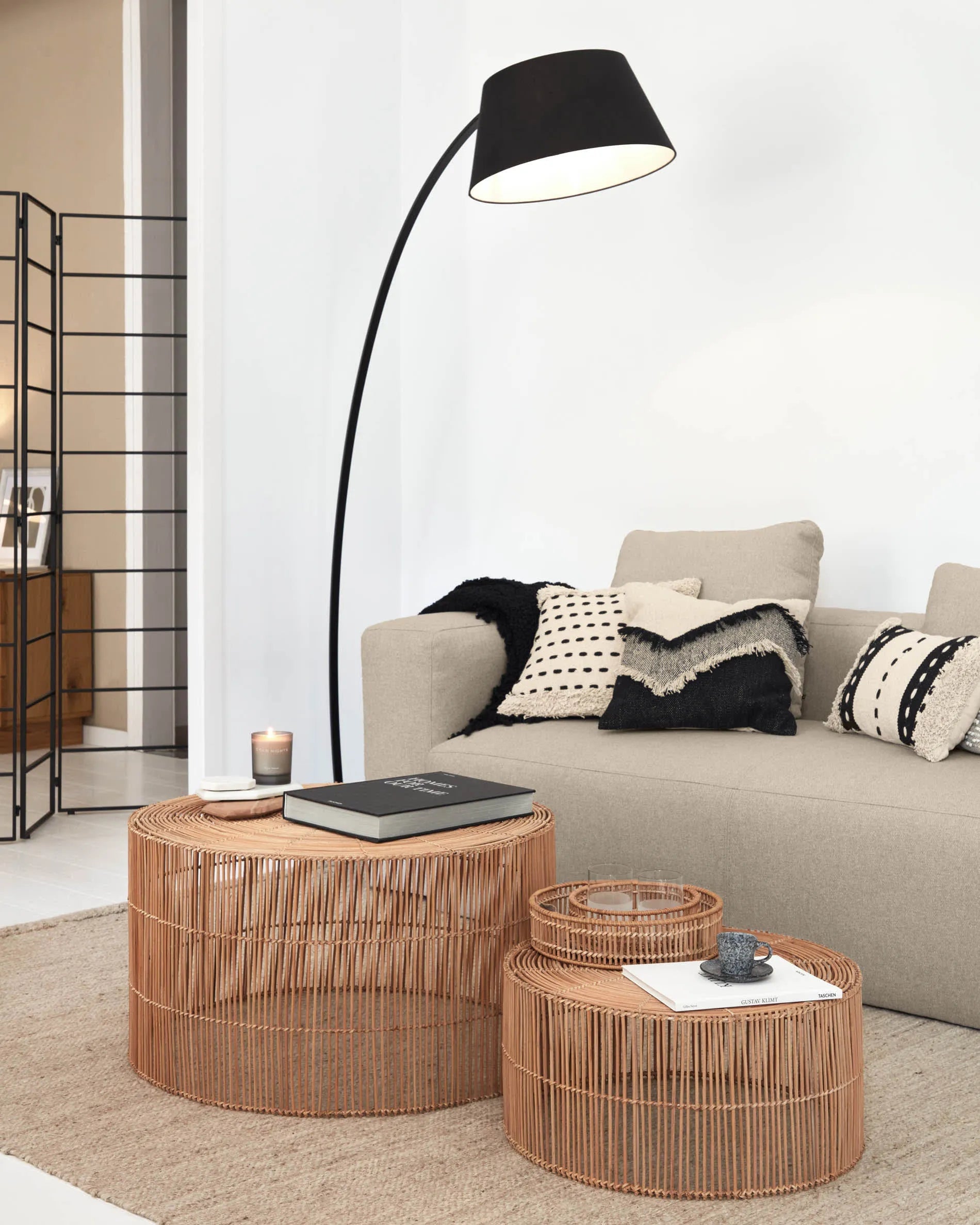 Carime Teppich beige 160x230 cm von Kave Home, stilvoll und modern, perfekt für ein elegantes und gemütliches Wohnambiente.