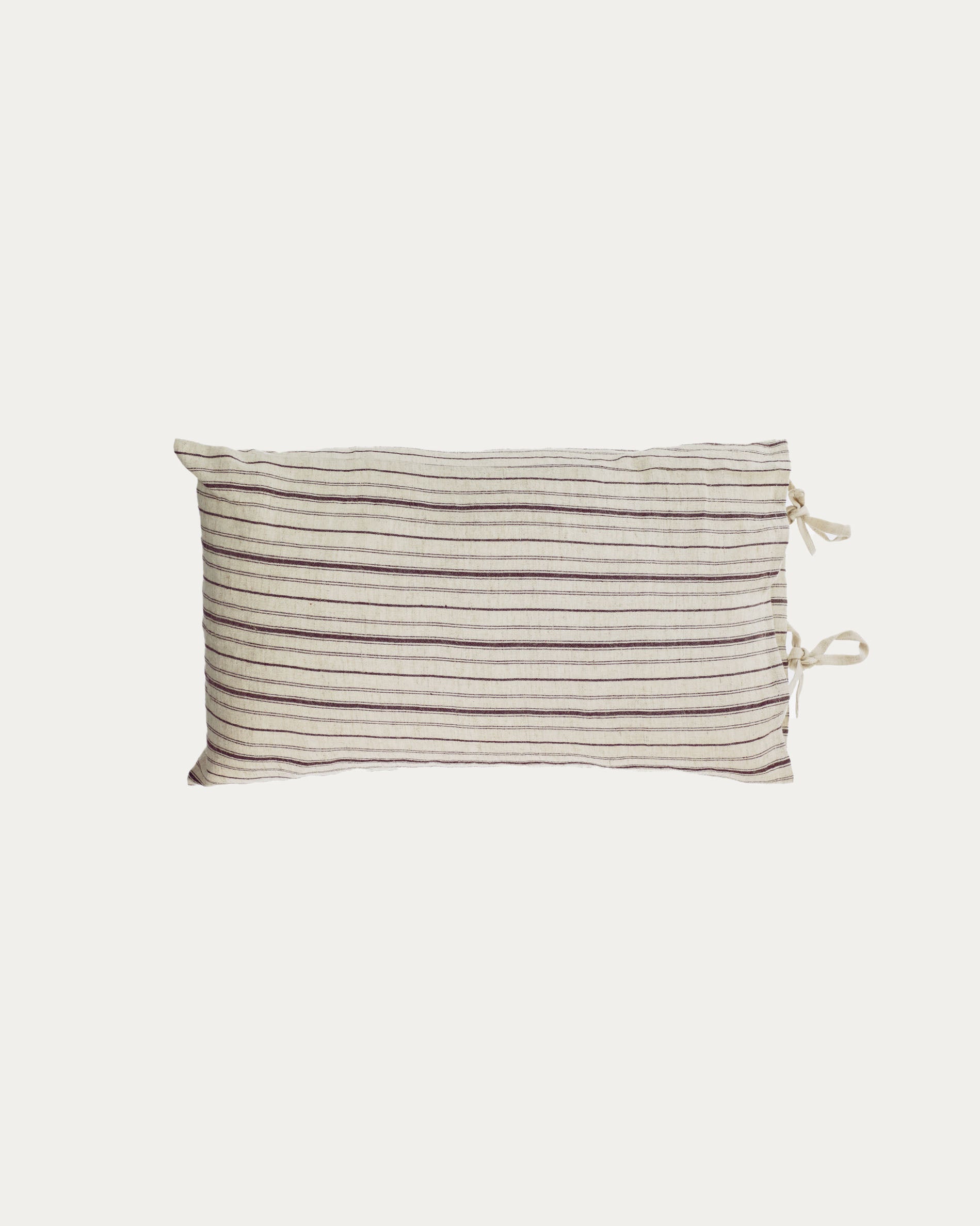 Kissenbezug Etna 100% Baumwolle braun gestreift 30 x 50 cm in Beige, Braun präsentiert im Onlineshop von KAQTU Design AG. Deko Kissenbezug ist von Kave Home