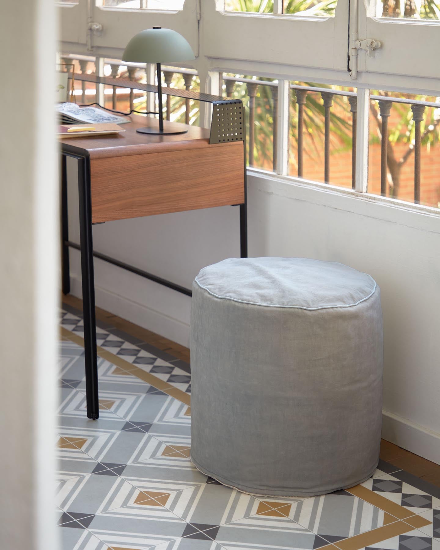 Runder Pouf Brunetta aus Samt helltürkis Ø 40 cm in Türkis präsentiert im Onlineshop von KAQTU Design AG. Pouf ist von Kave Home