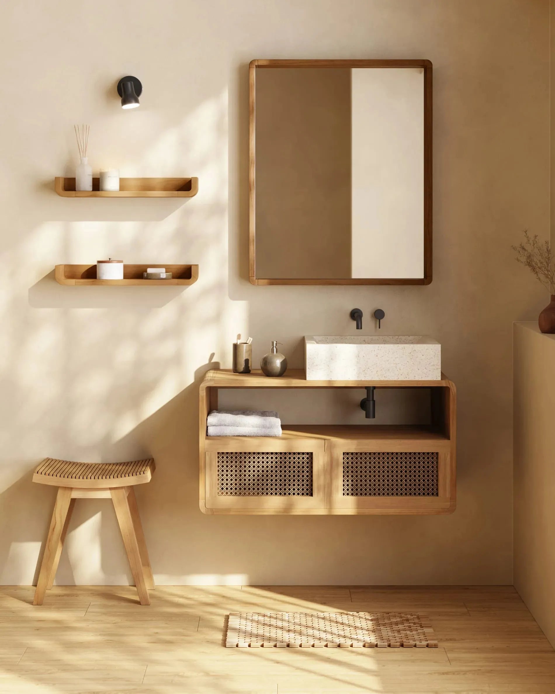 Das Shamel Regalset aus Teakholz (50x5 cm) von Kave Home kombiniert Eleganz und Funktionalität für Ihre Wohnraumgestaltung.