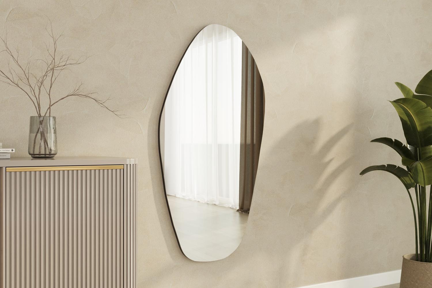 Bella - Black in Schwarz präsentiert im Onlineshop von KAQTU Design AG. Spiegel ist von Hanah Home