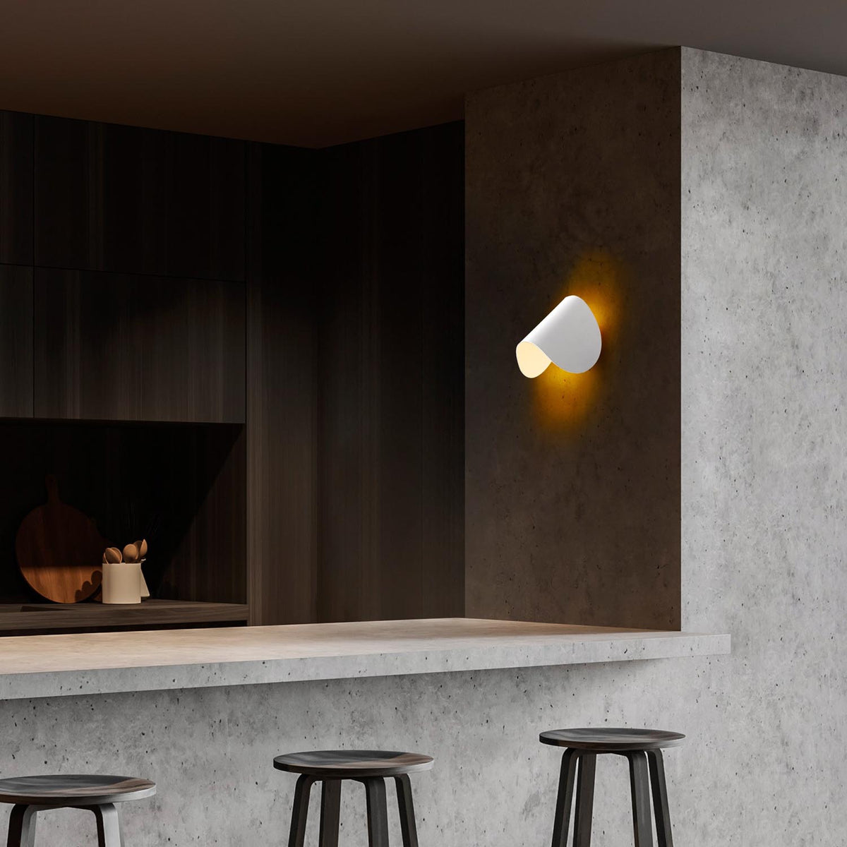 Heybe Wandleuchte - Chrome in Chrome präsentiert im Onlineshop von KAQTU Design AG. Wandleuchte ist von Opviq