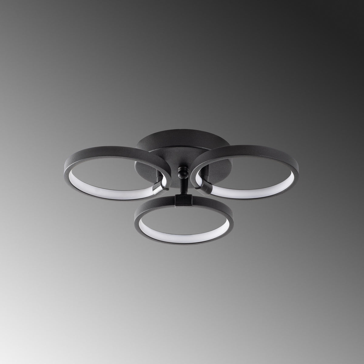 Halka Deckenleuchte - Schwarz in Schwarz präsentiert im Onlineshop von KAQTU Design AG. Deckenleuchte ist von Opviq