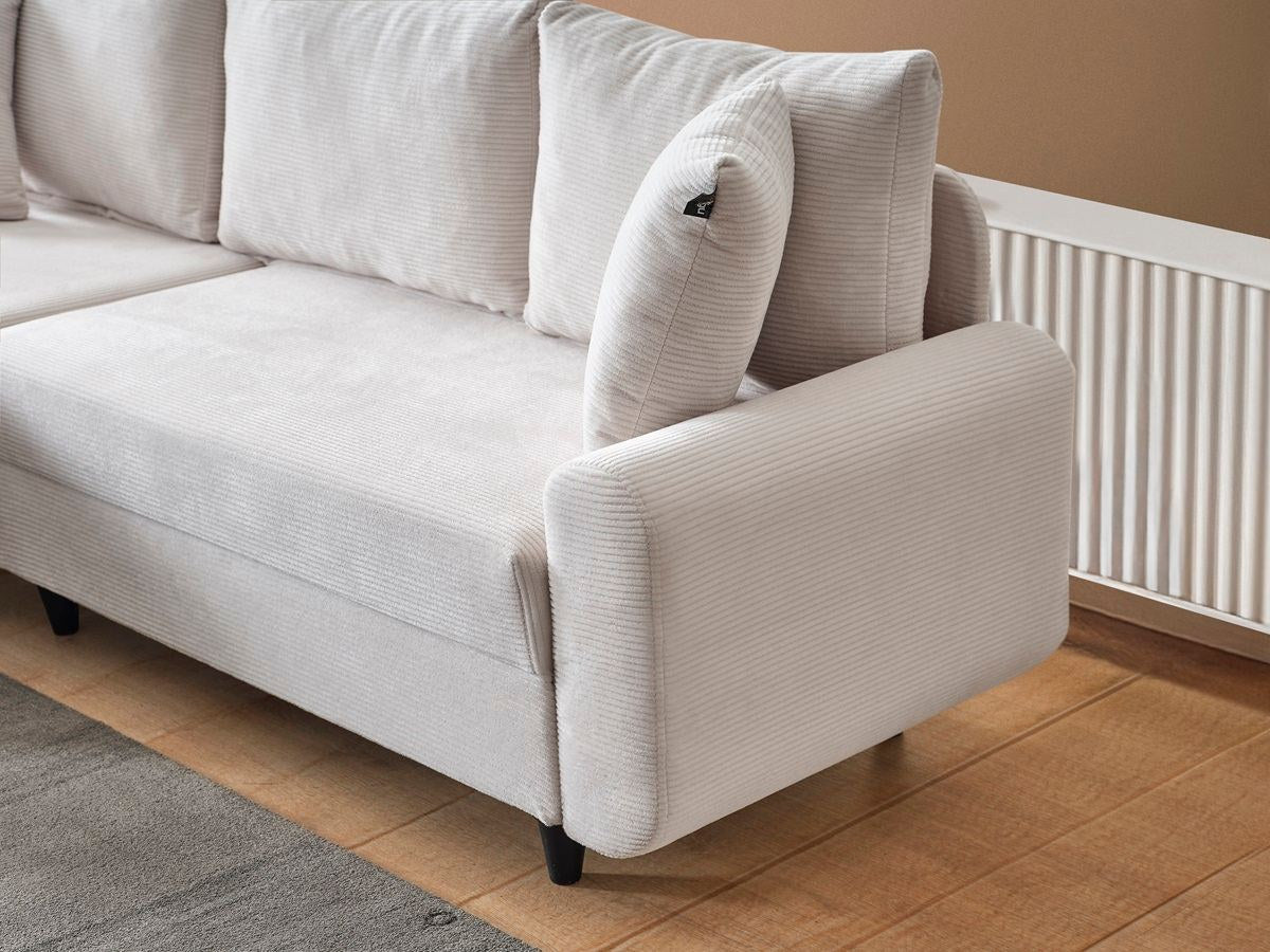Weisses Ecksofa Flavia von Hanah Home mit Polyesterbezug in Leinenstruktur, Metallgestell und Kunststoffbeinen, fotografiert freistehend.