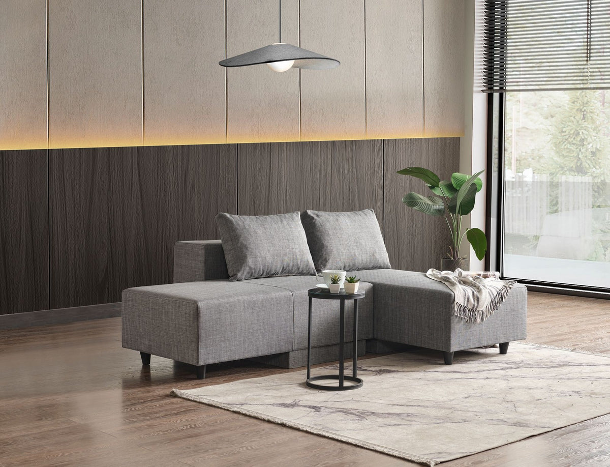 Graues Eckschlafsofa Poly M von Hanah Home mit Metallgestell und Polyesterbezug in Leinenstruktur, Eckform, 180x150 cm.