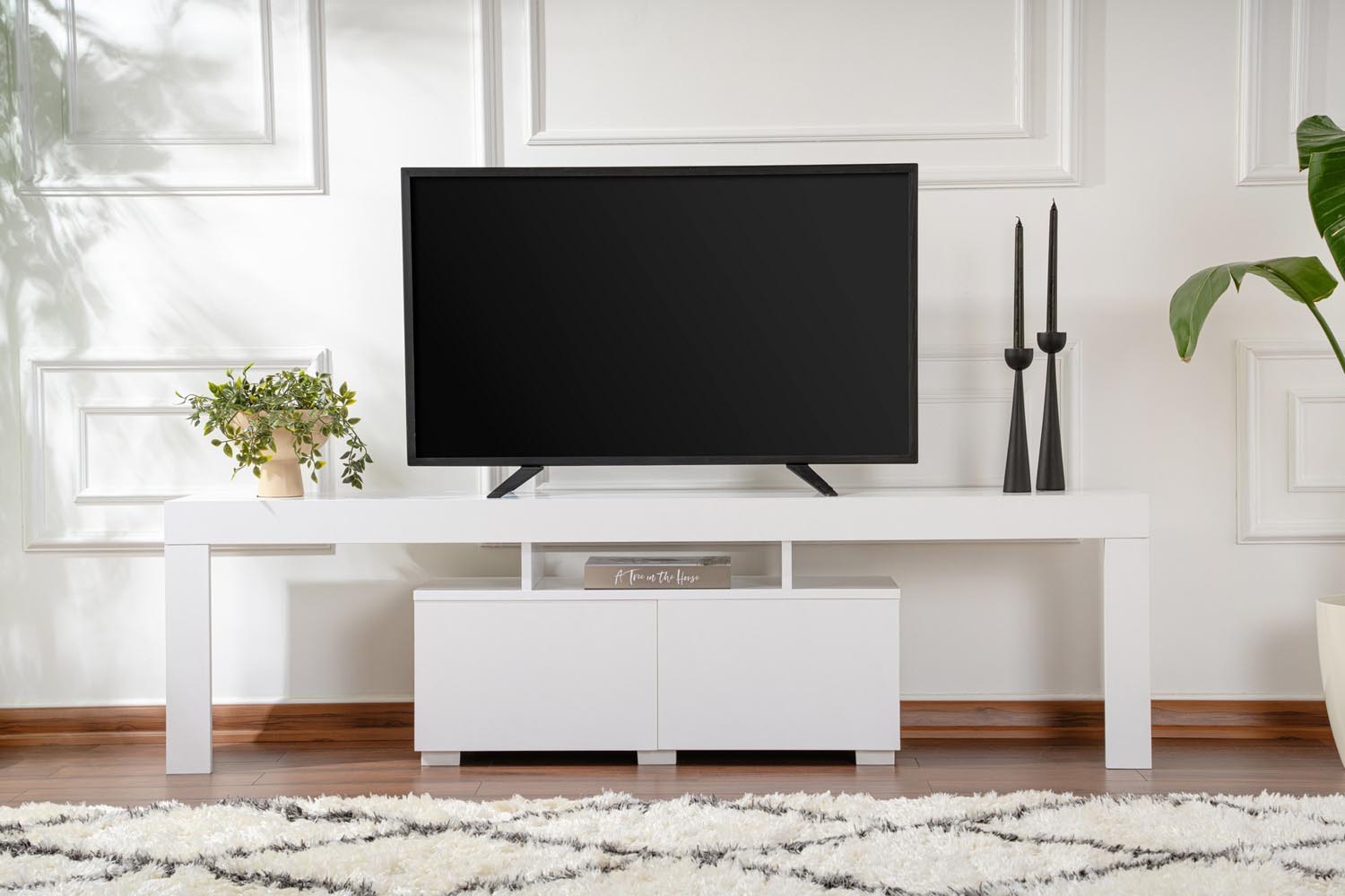 Enclave - Natural White in Natürliches Weiss präsentiert im Onlineshop von KAQTU Design AG. Sideboard ist von Nordure