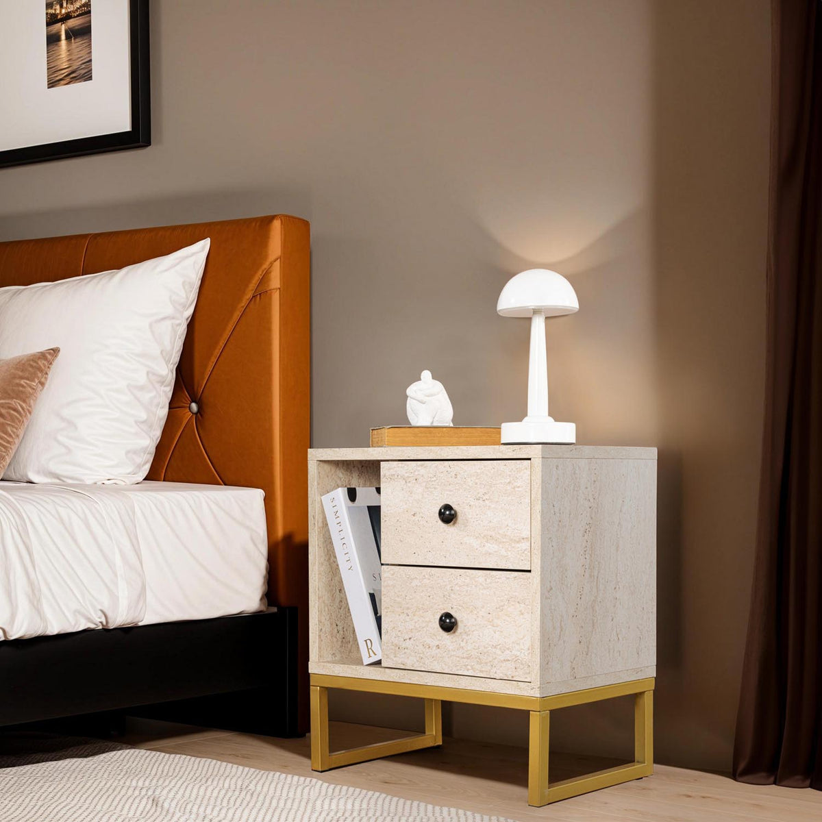 Glimmer Nachttisch - Travertin Gold in Travertin Gold präsentiert im Onlineshop von KAQTU Design AG. Nachttisch ist von Nordure