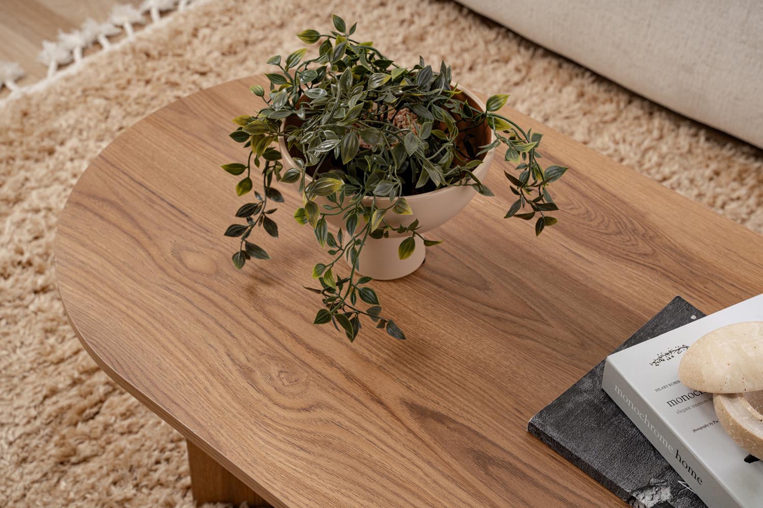 Oval in Laute präsentiert im Onlineshop von KAQTU Design AG. Beistelltisch ist von Nordure