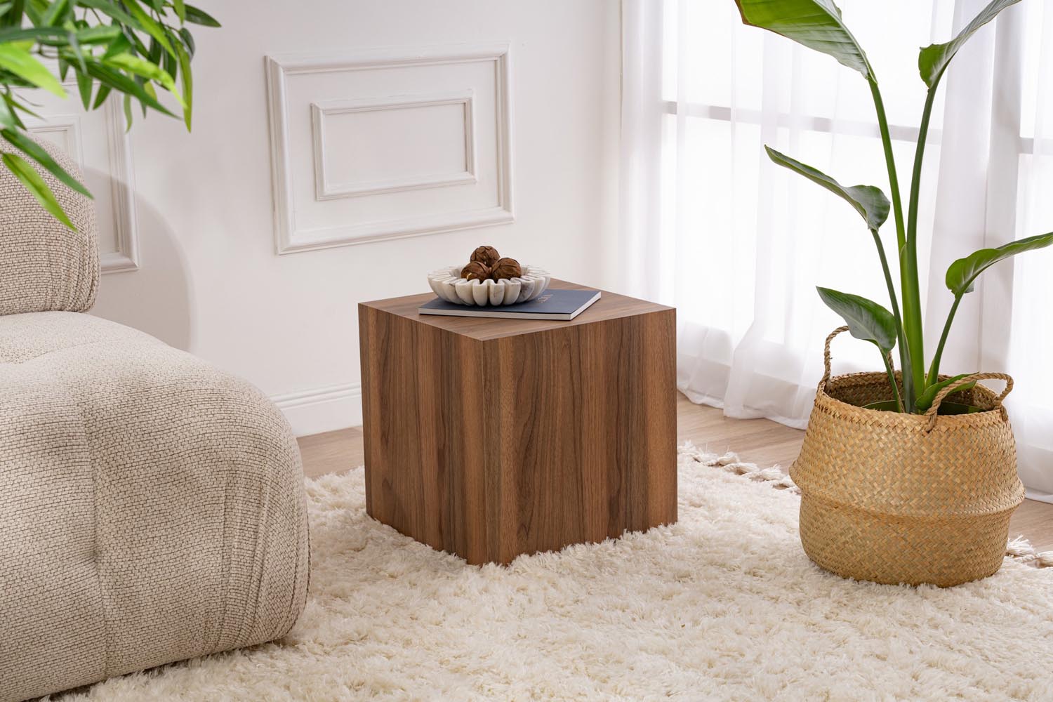 Küp - Walnut in Walnuss präsentiert im Onlineshop von KAQTU Design AG. Beistelltisch ist von Nordure