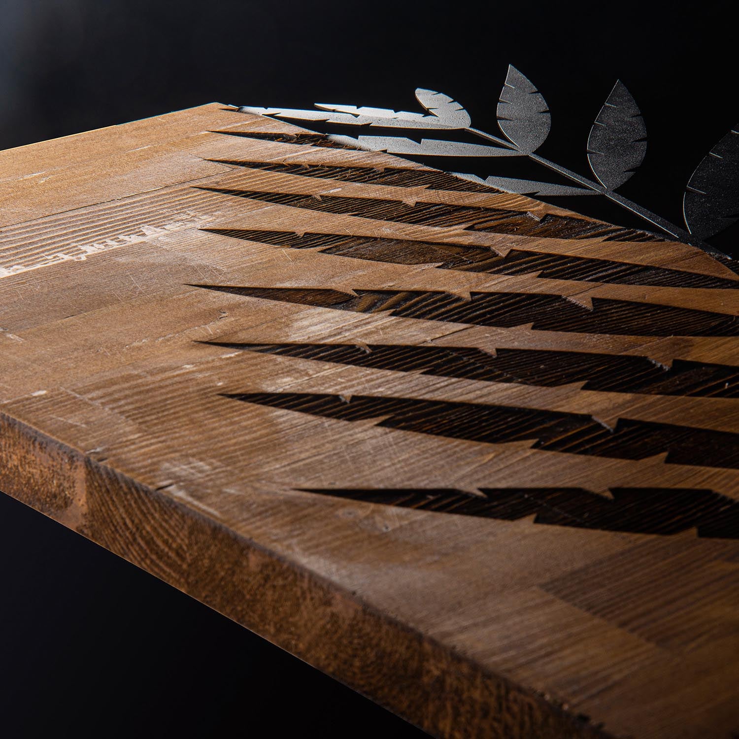 Leaf3 Metal Decor in Schwarznuss präsentiert im Onlineshop von KAQTU Design AG. Wanddeko ist von Wallity