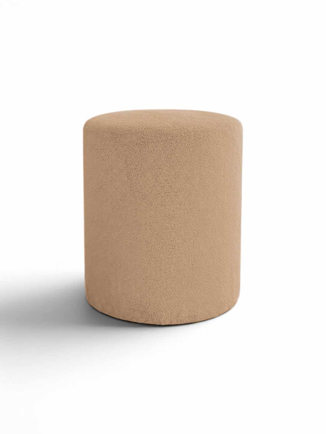 Runder Pouf in Cappuccino von Hanah Home, Wellsoft-Stoffbezug, Kunststoffbeine, Durchmesser 40 cm, Höhe 45 cm, freigestellt fotografiert