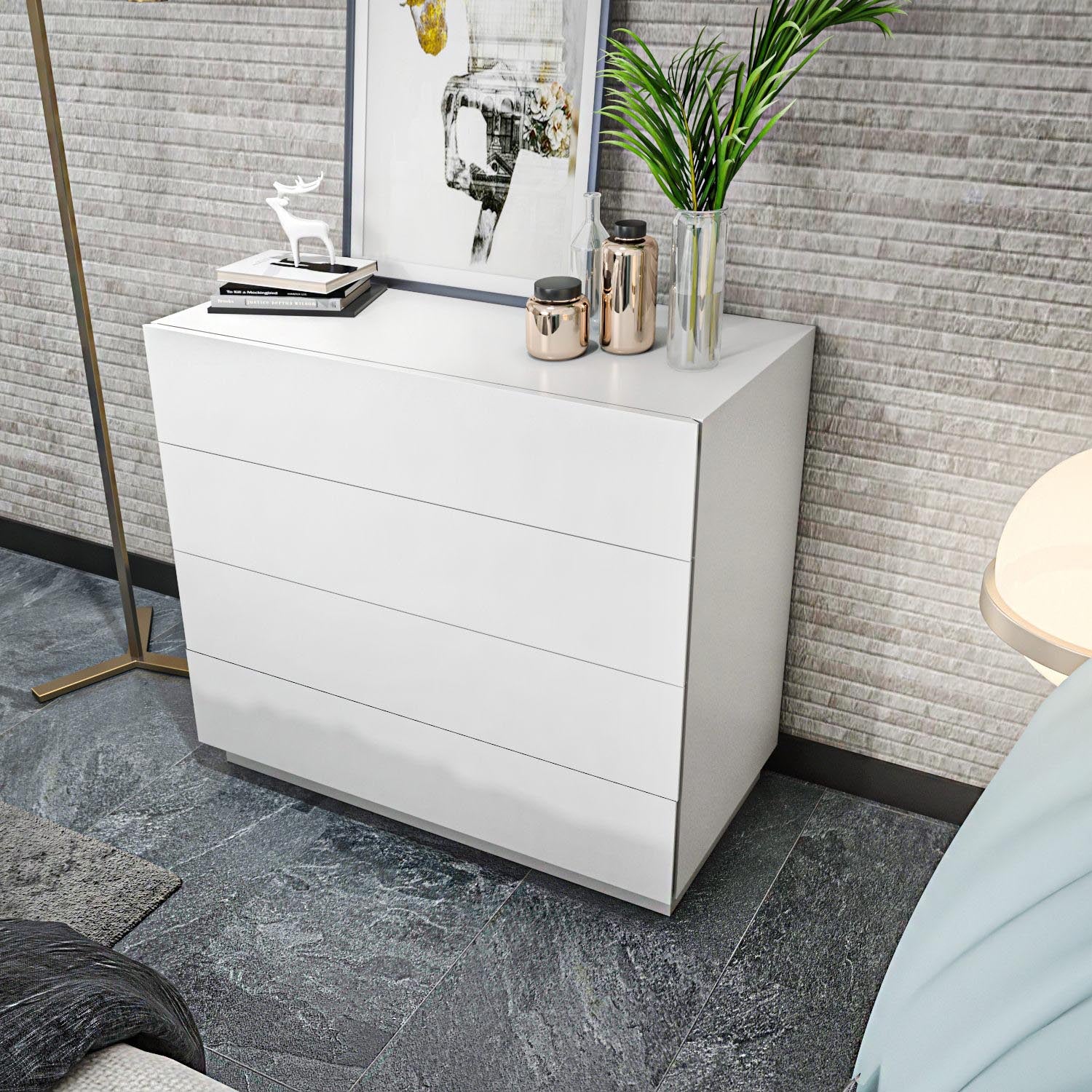 Lines - White in Weiss präsentiert im Onlineshop von KAQTU Design AG. Kommode ist von Hanah Home