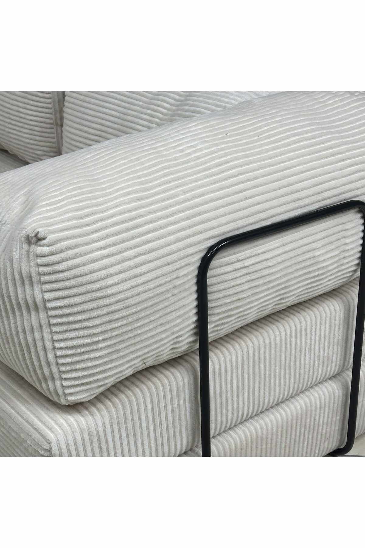 Cremefarbenes 3-Sitzer Sofa Inci von Hanah Home aus Polyester/Leinen-Stoff mit zwei Kissen und sichtbaren Eisen-Stützstreben, Frontalansicht auf hellem Hintergrund.