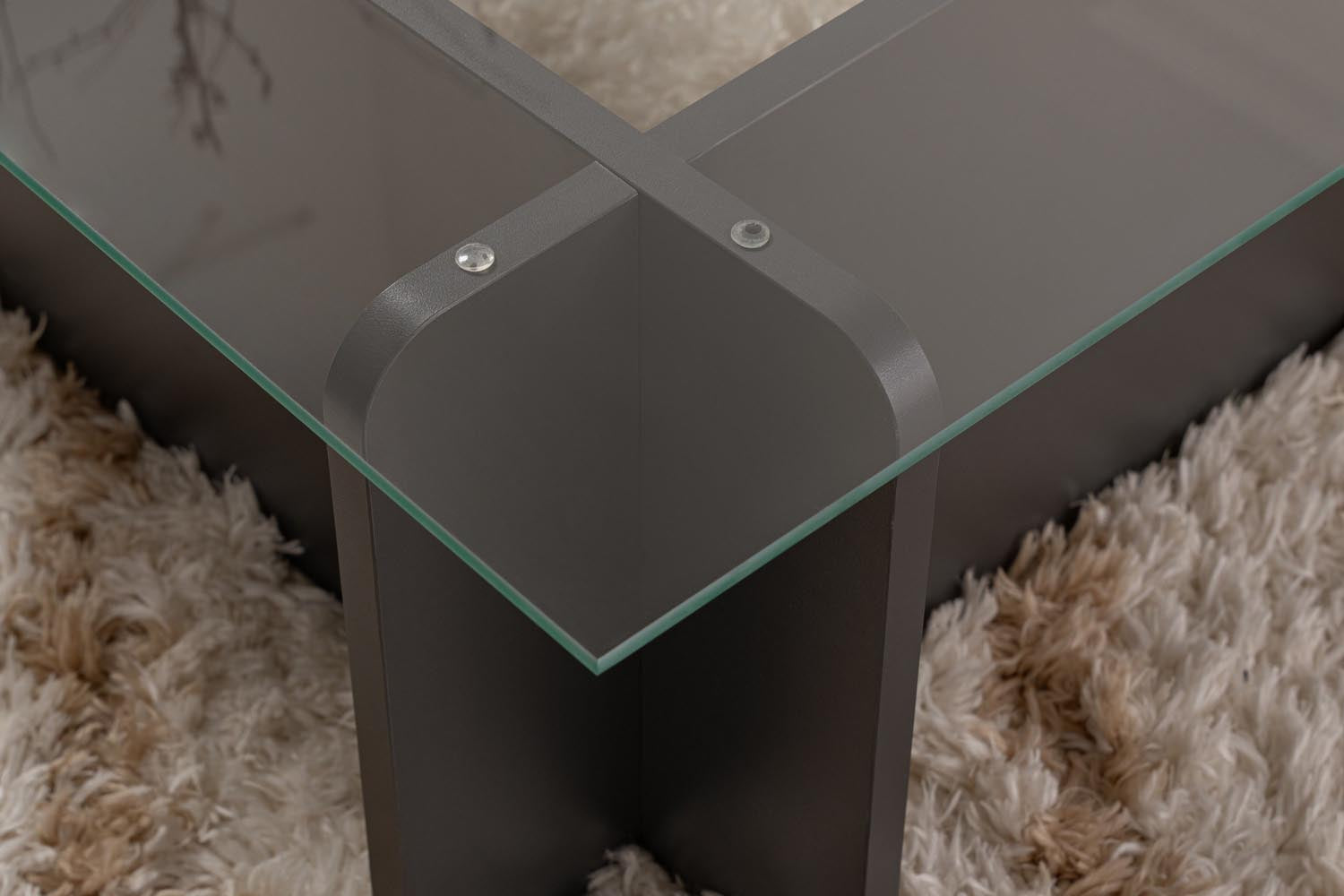 Flavio - Anthracite in Anthrazit präsentiert im Onlineshop von KAQTU Design AG. Beistelltisch ist von Nordure