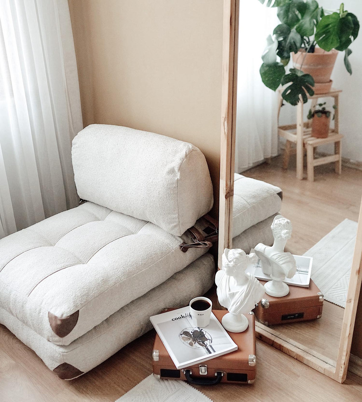 Fold Teddy Bettsofa - Sahne in Sahne präsentiert im Onlineshop von KAQTU Design AG. Bettsessel ist von Atelier Del Sofa
