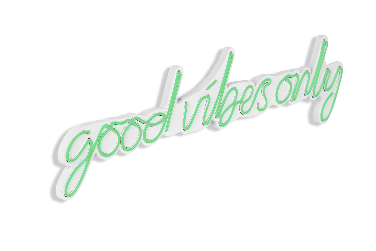 Good Vibes Only Wandleuchte - Grün in Grün präsentiert im Onlineshop von KAQTU Design AG. Wandleuchte ist von Wallity
