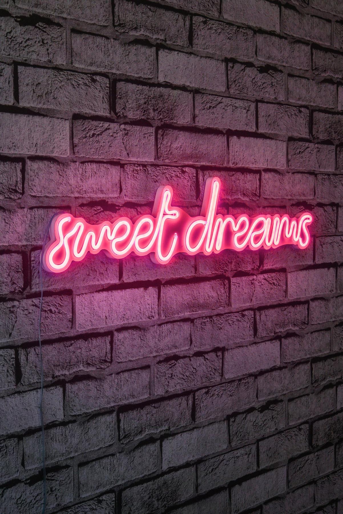 Sweet Dreams - Pink in Rosa präsentiert im Onlineshop von KAQTU Design AG. Wandleuchte ist von Wallity