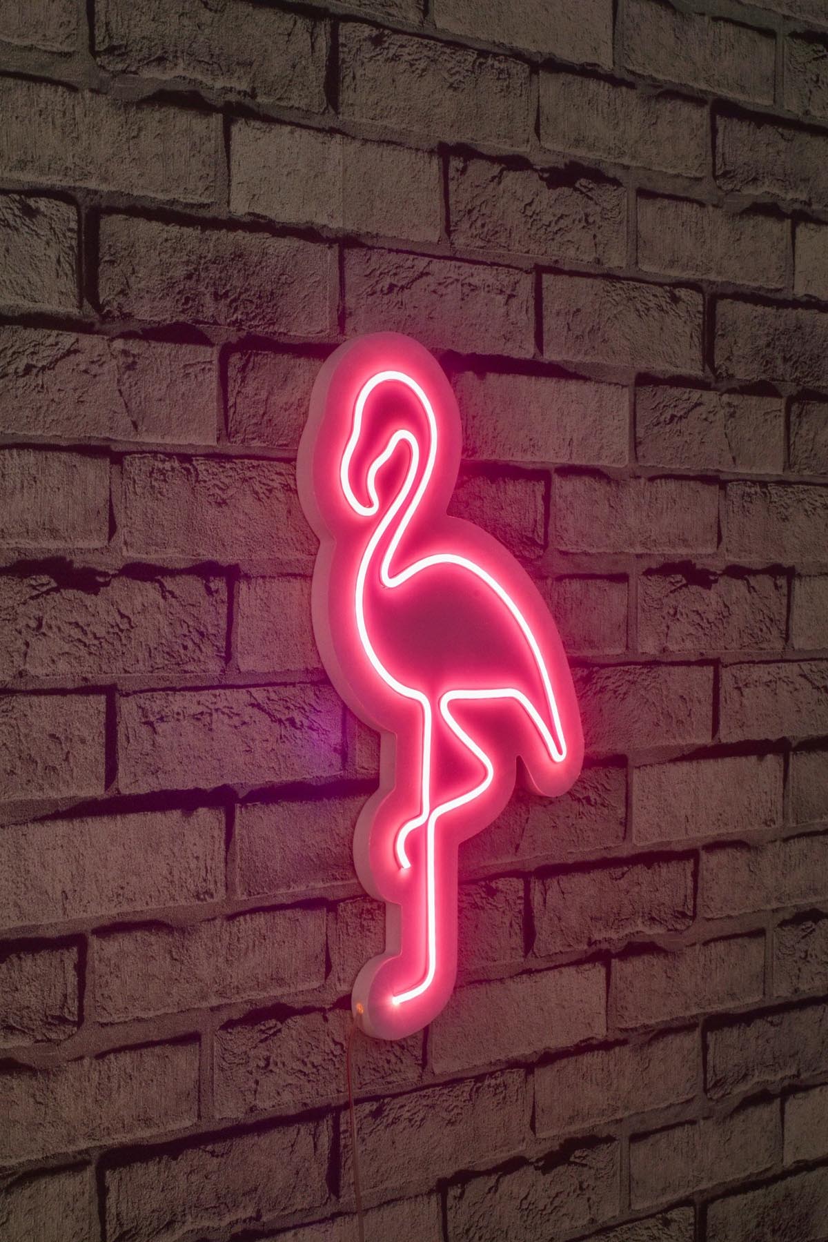 Flamingo - Pink in Rosa präsentiert im Onlineshop von KAQTU Design AG. Wandleuchte ist von Wallity