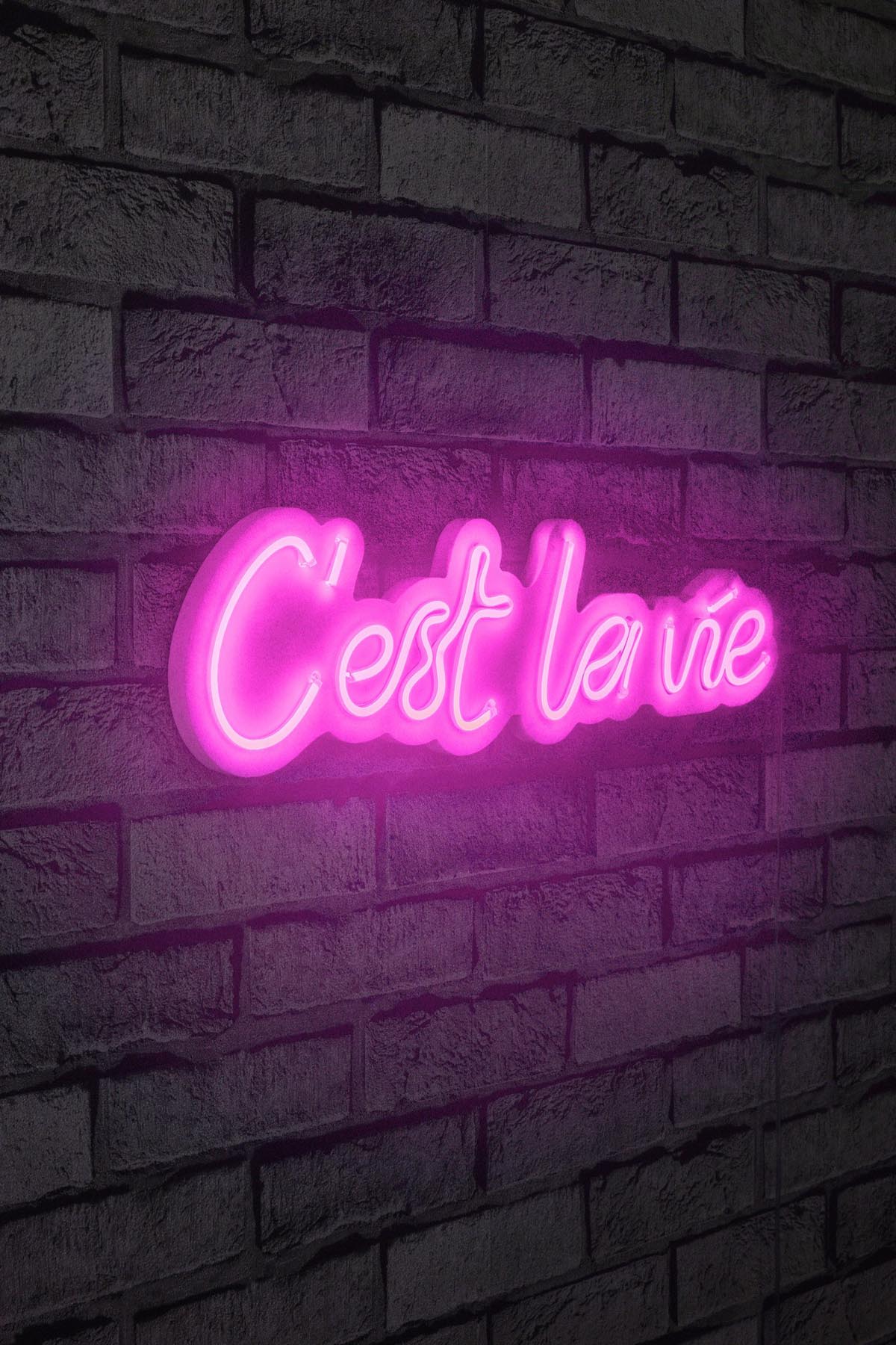 C'est La Vie - Pink in Rosa präsentiert im Onlineshop von KAQTU Design AG. Wandleuchte ist von Wallity
