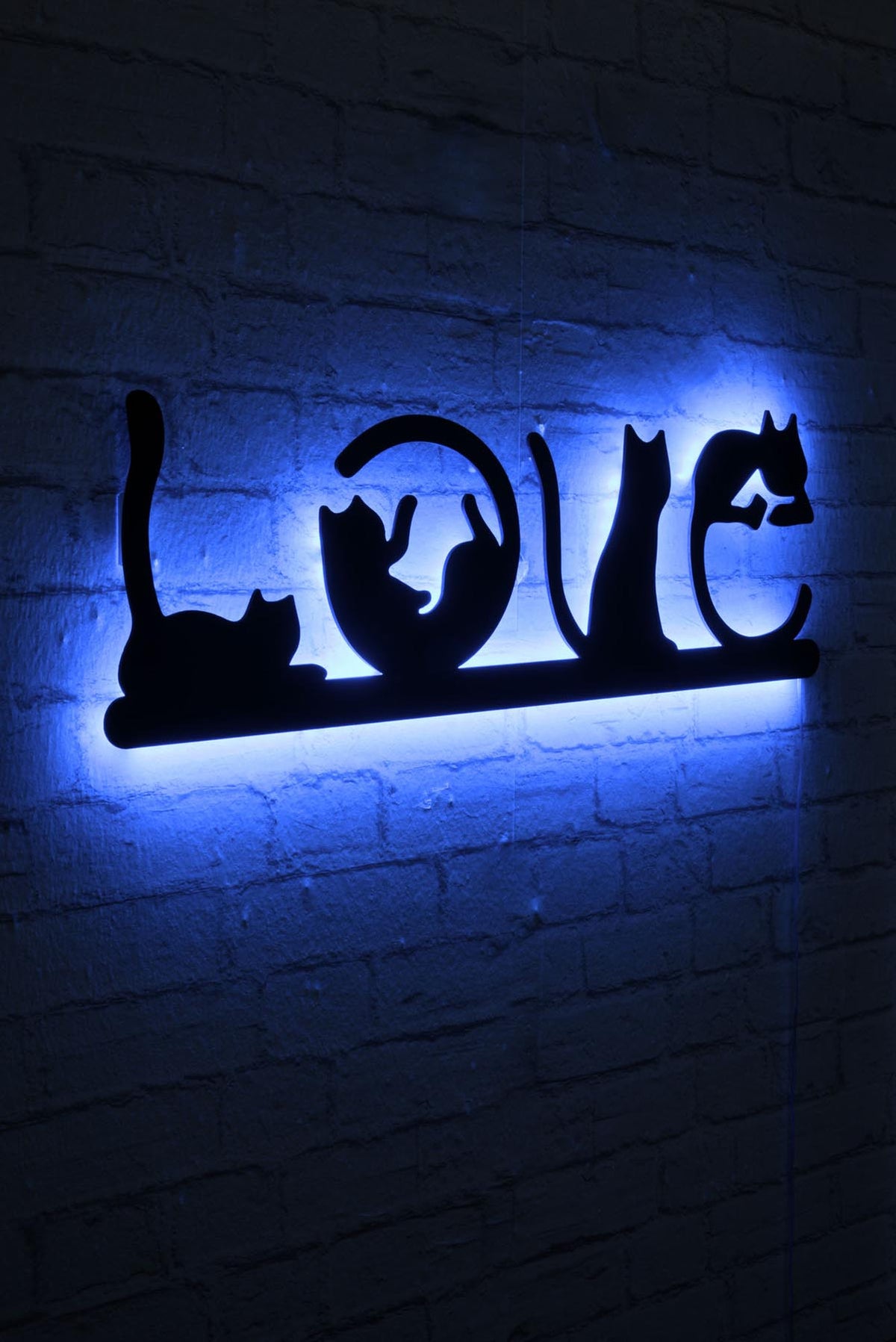 Cat Love Wandleuchte - Blau in Blau präsentiert im Onlineshop von KAQTU Design AG. Wandleuchte ist von Wallity