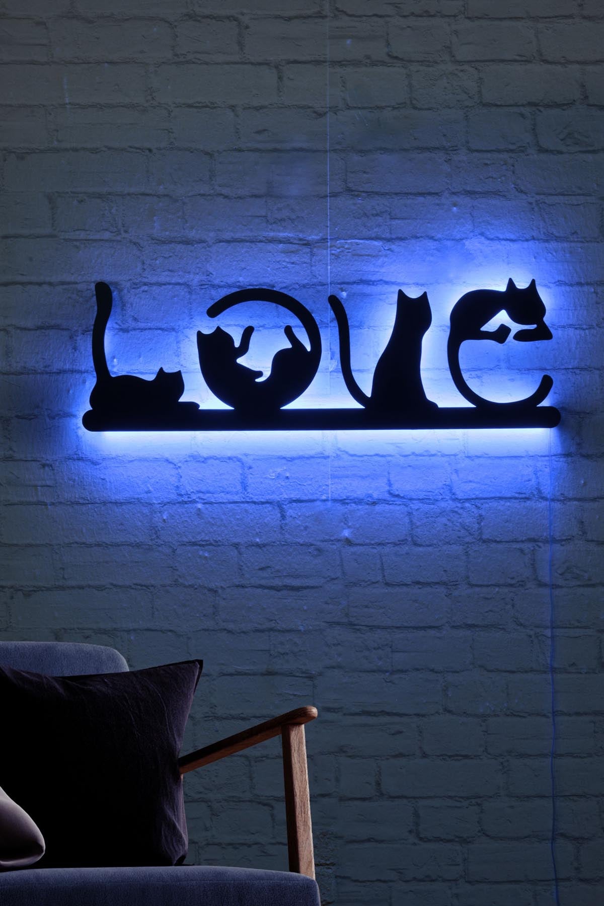Cat Love Wandleuchte - Blau in Blau präsentiert im Onlineshop von KAQTU Design AG. Wandleuchte ist von Wallity