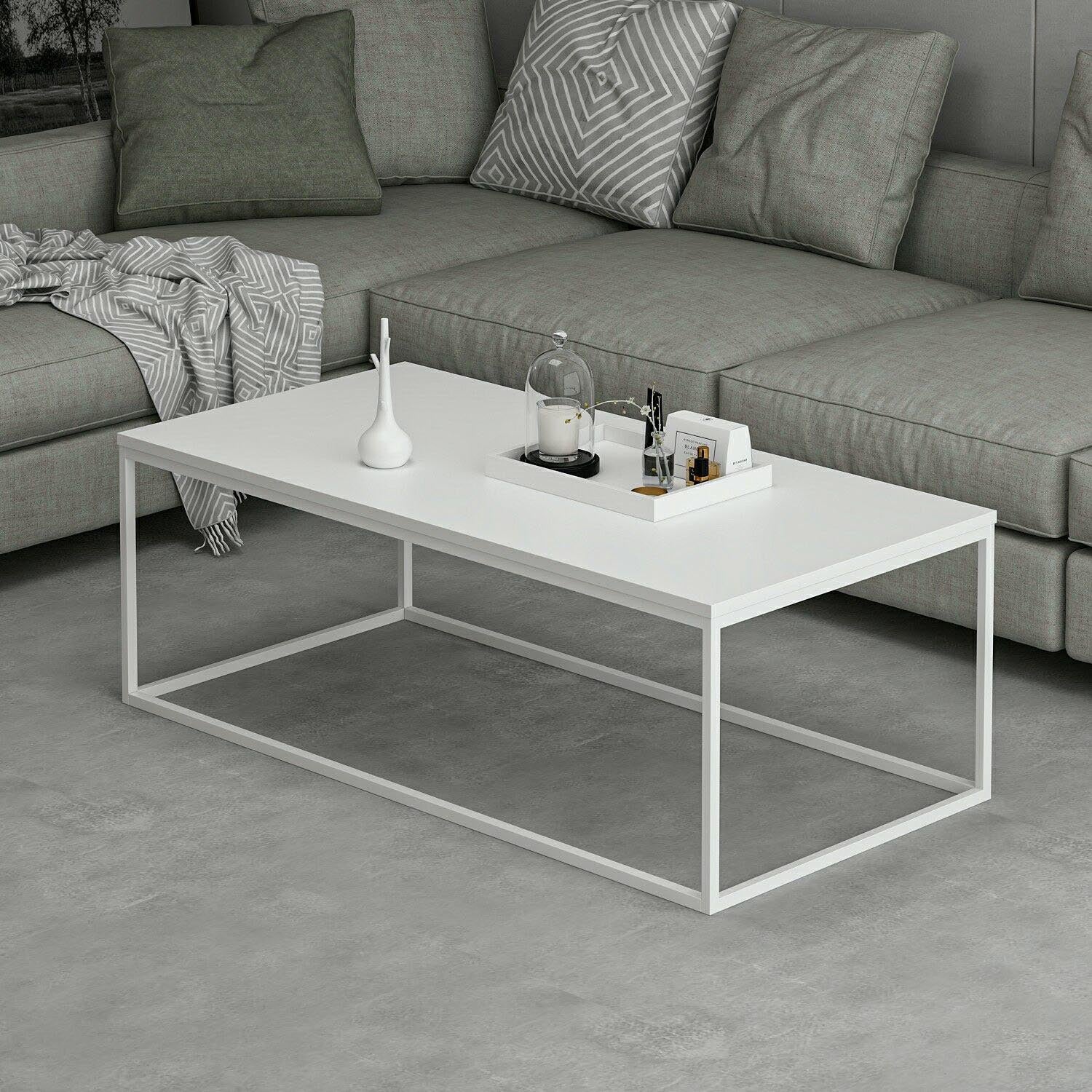 Tiger - White in Weiss präsentiert im Onlineshop von KAQTU Design AG. Beistelltisch ist von Hanah Home