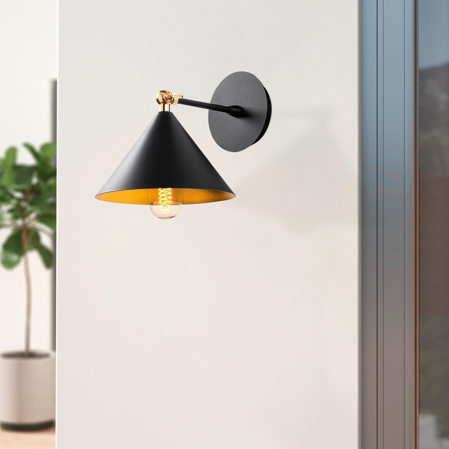 Berceste - 185BLACK-A in Schwarz präsentiert im Onlineshop von KAQTU Design AG. Wandleuchte ist von Opviq