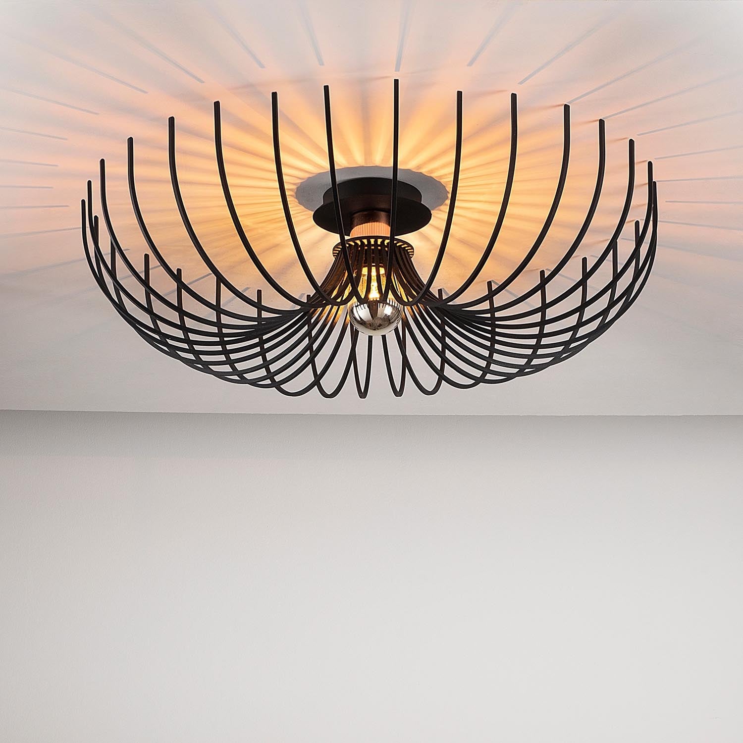 Aspendos - N-639 in Schwarz präsentiert im Onlineshop von KAQTU Design AG. Pendelleuchte ist von Opviq