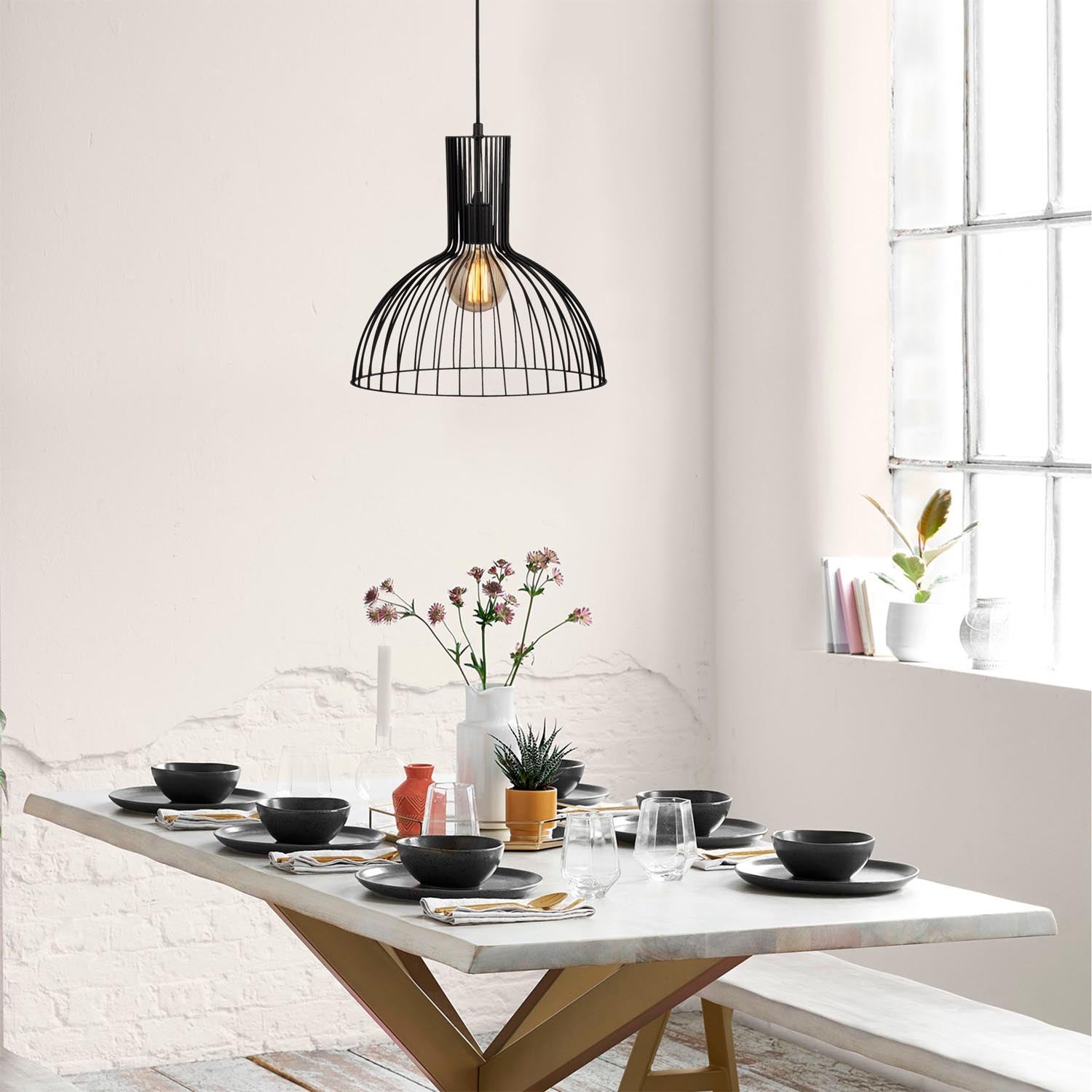 Fellini - MR - 672 in Schwarz präsentiert im Onlineshop von KAQTU Design AG. Pendelleuchte ist von Opviq
