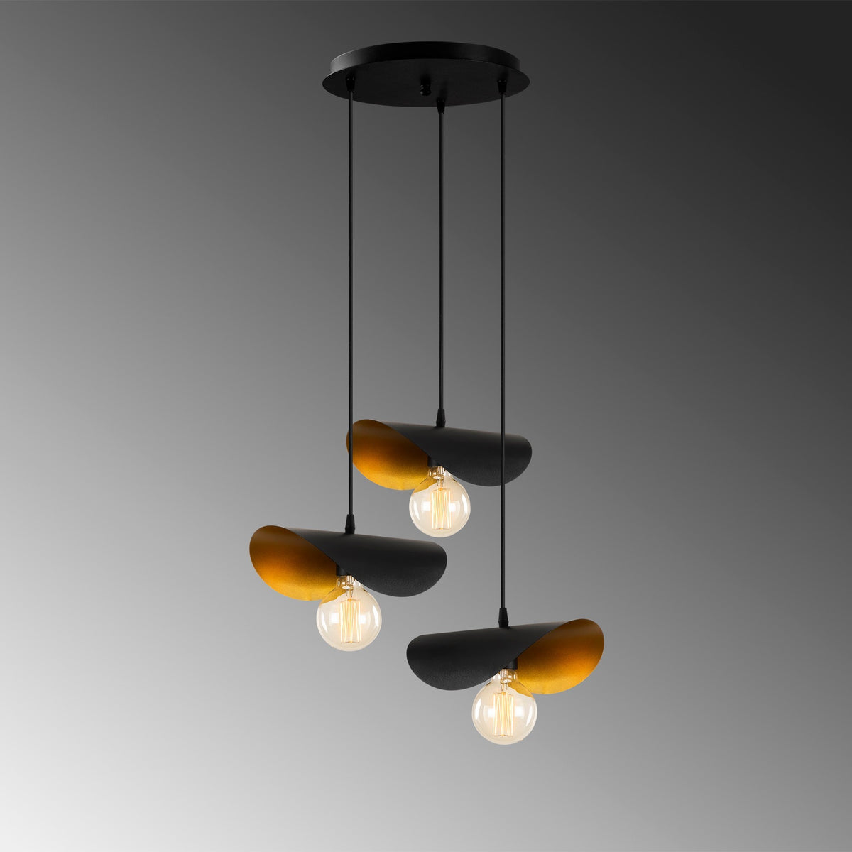Sivani Pendellampe - Schwarz Gold in Schwarz Gold präsentiert im Onlineshop von KAQTU Design AG. Pendelleuchte ist von Opviq
