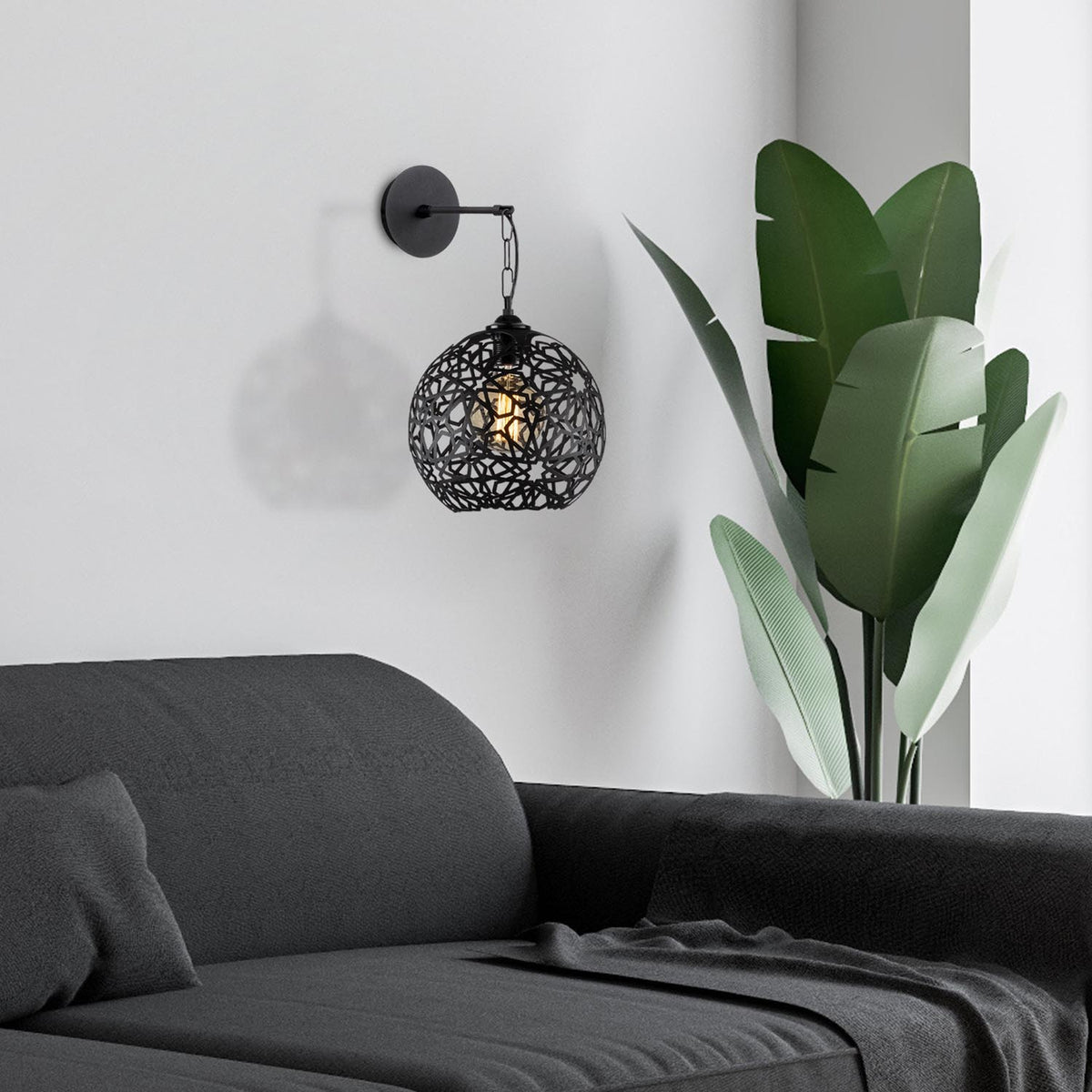 Fellini Wandleuchte - Schwarz in Schwarz präsentiert im Onlineshop von KAQTU Design AG. Wandleuchte ist von Opviq