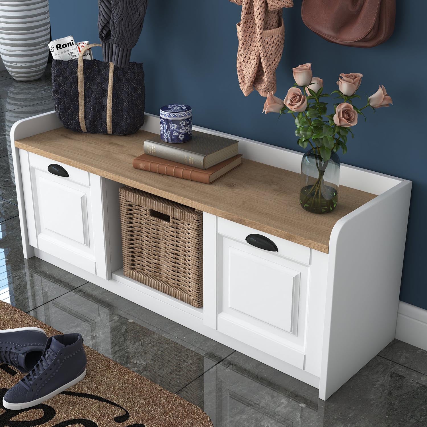 Stilvoller Dielenständer P2 von Hanah Home in edlem Weiß und Walnuss. Perfekte Lösung für einen eleganten und aufgeräumten Eingangsbereich.