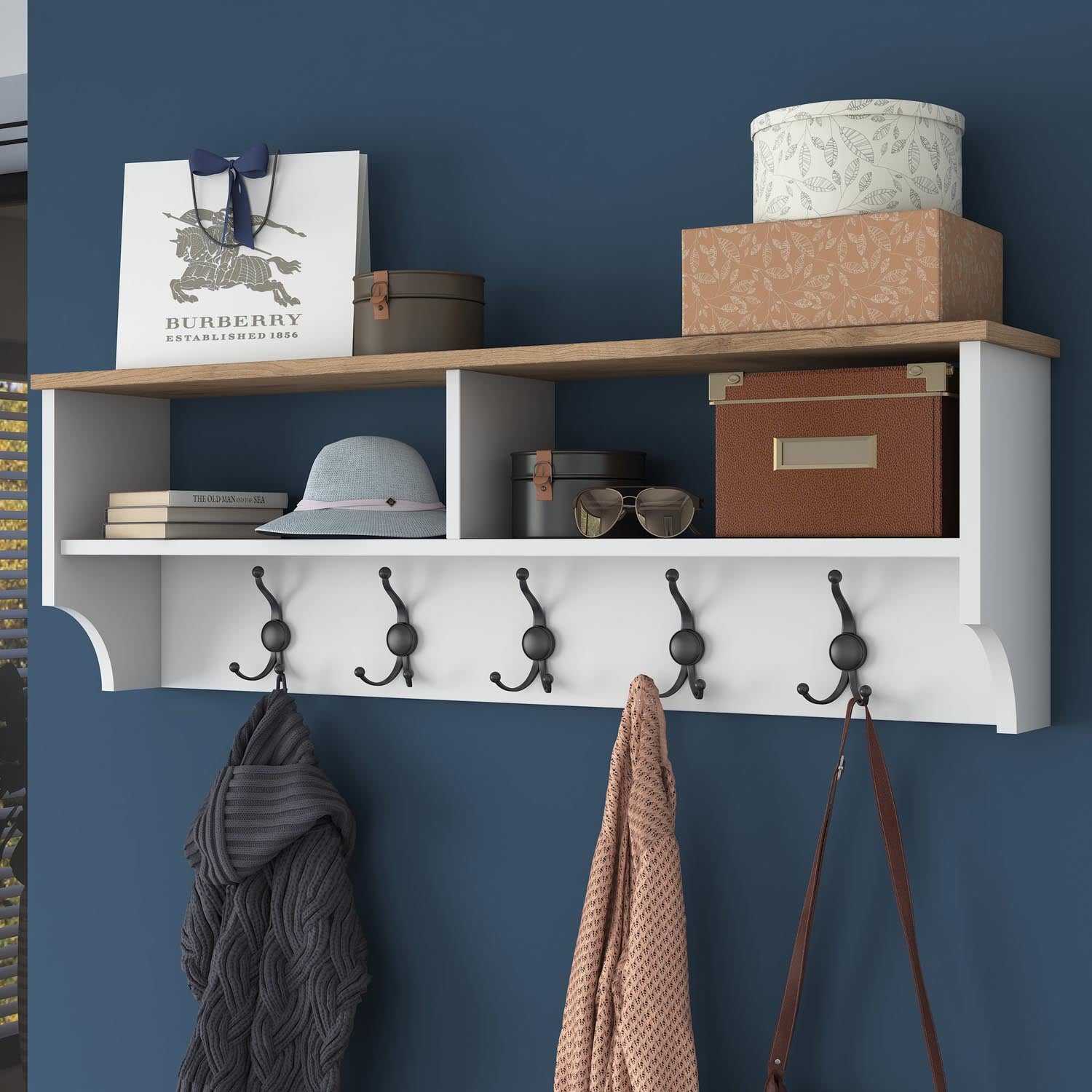 P2 - 2460 in Weisser Walnuss präsentiert im Onlineshop von KAQTU Design AG. Garderobe ist von Hanah Home