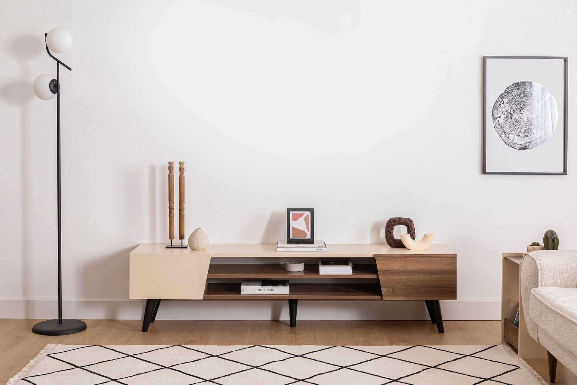 Clark in Walnuss
 Beige präsentiert im Onlineshop von KAQTU Design AG. Sideboard ist von Hanah Home