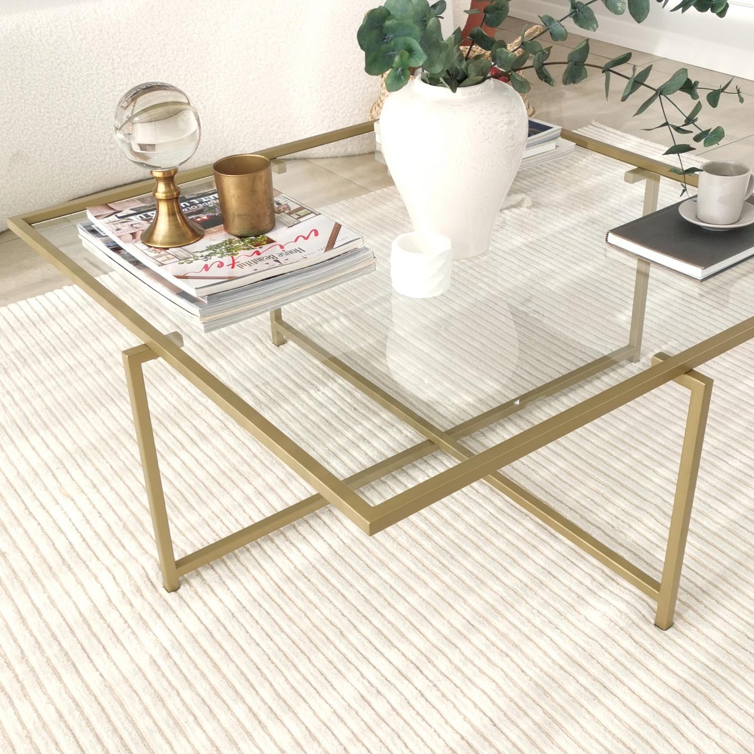 Sun S411 in Gold präsentiert im Onlineshop von KAQTU Design AG. Beistelltisch ist von Hanah Home