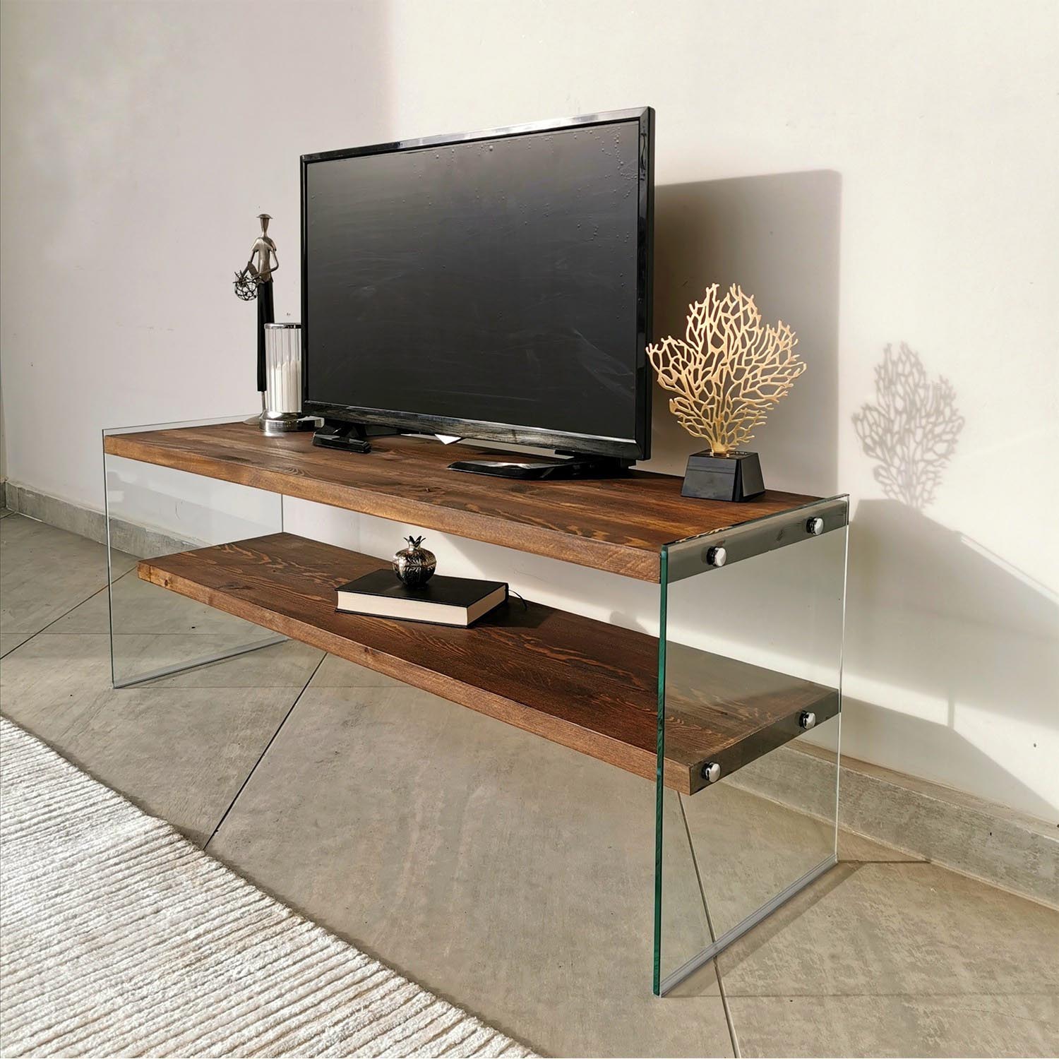 TV103 in Walnuss präsentiert im Onlineshop von KAQTU Design AG. Sideboard ist von Hanah Home