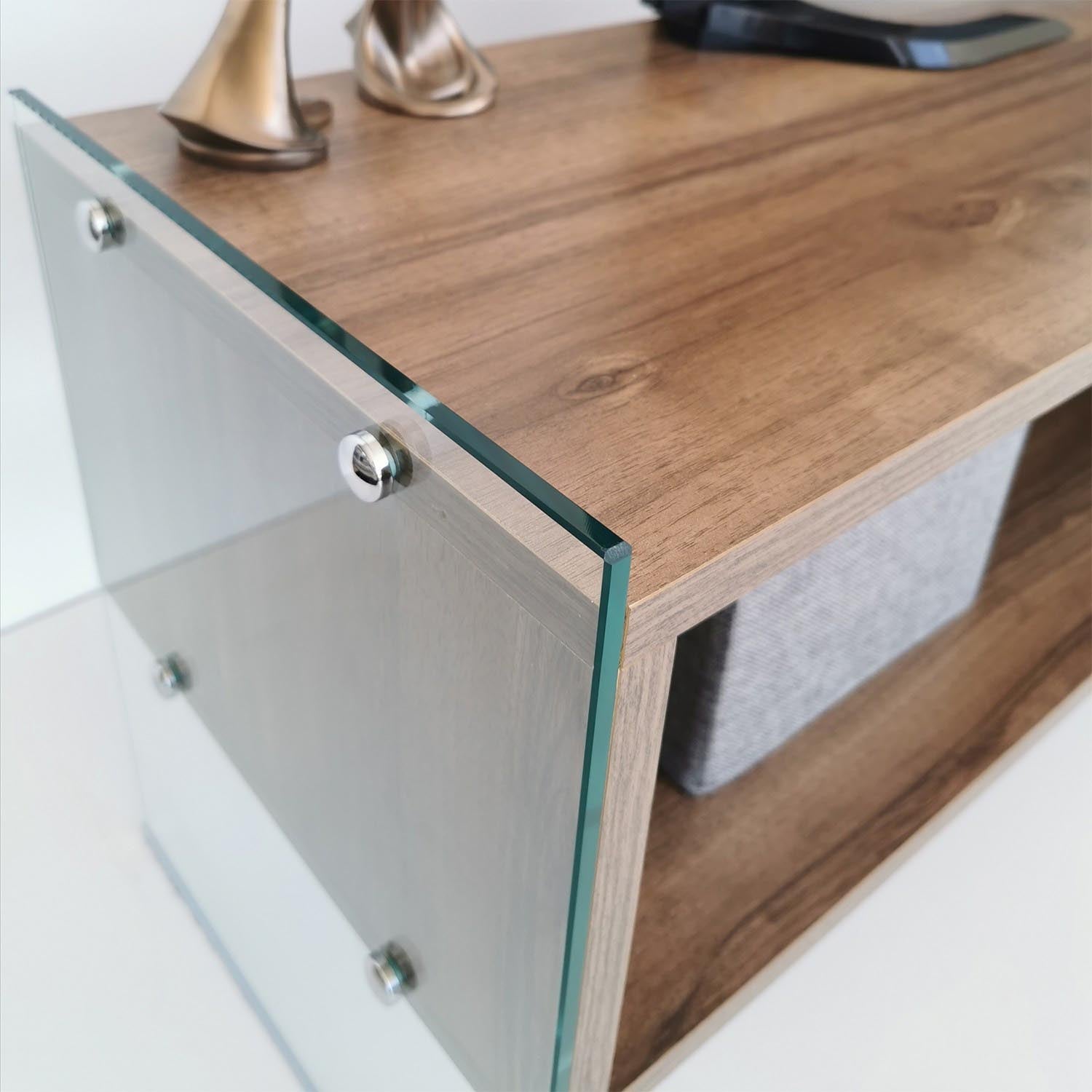 TV404 in Walnuss präsentiert im Onlineshop von KAQTU Design AG. Sideboard ist von Hanah Home