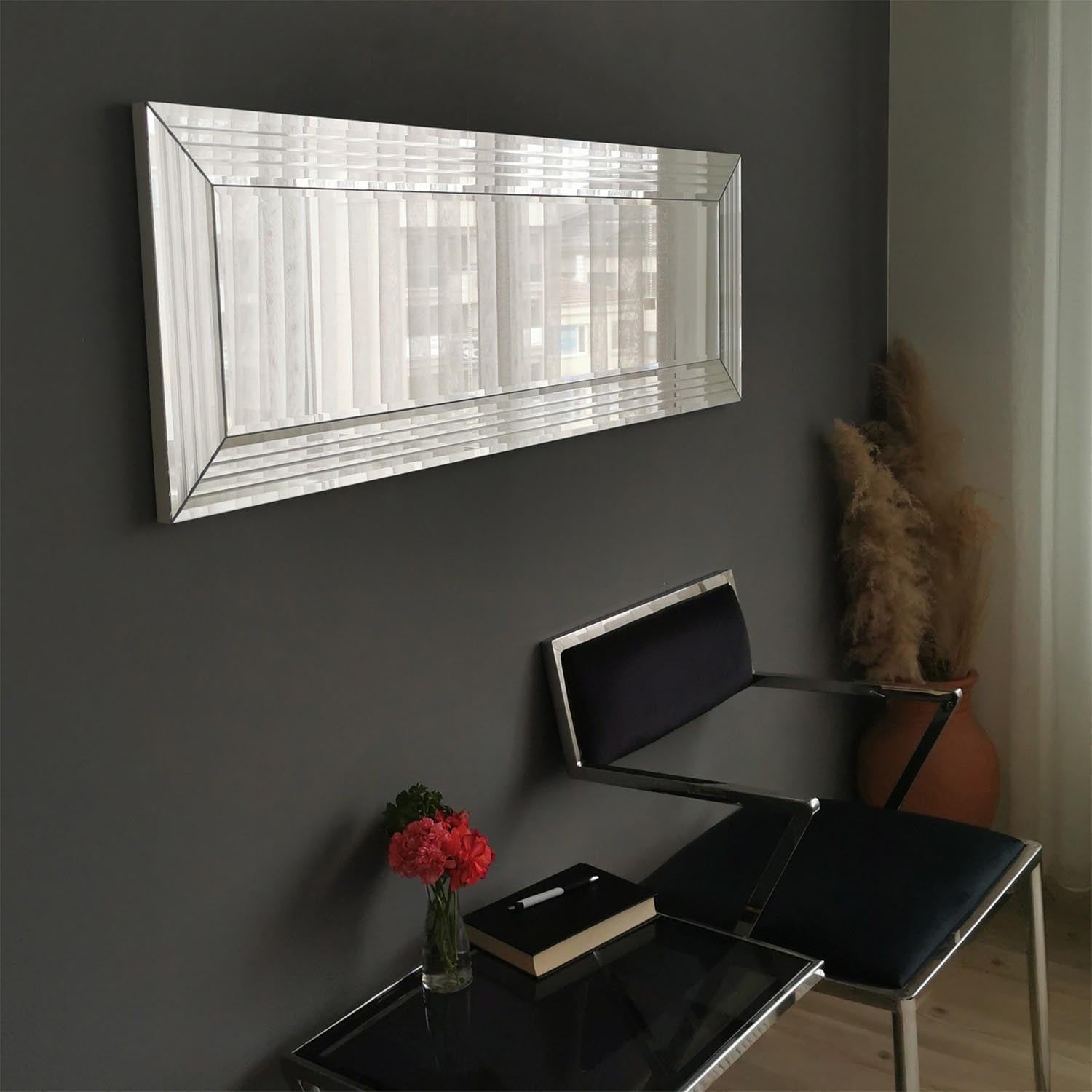 A301Y in Silber präsentiert im Onlineshop von KAQTU Design AG. Spiegel ist von Hanah Home