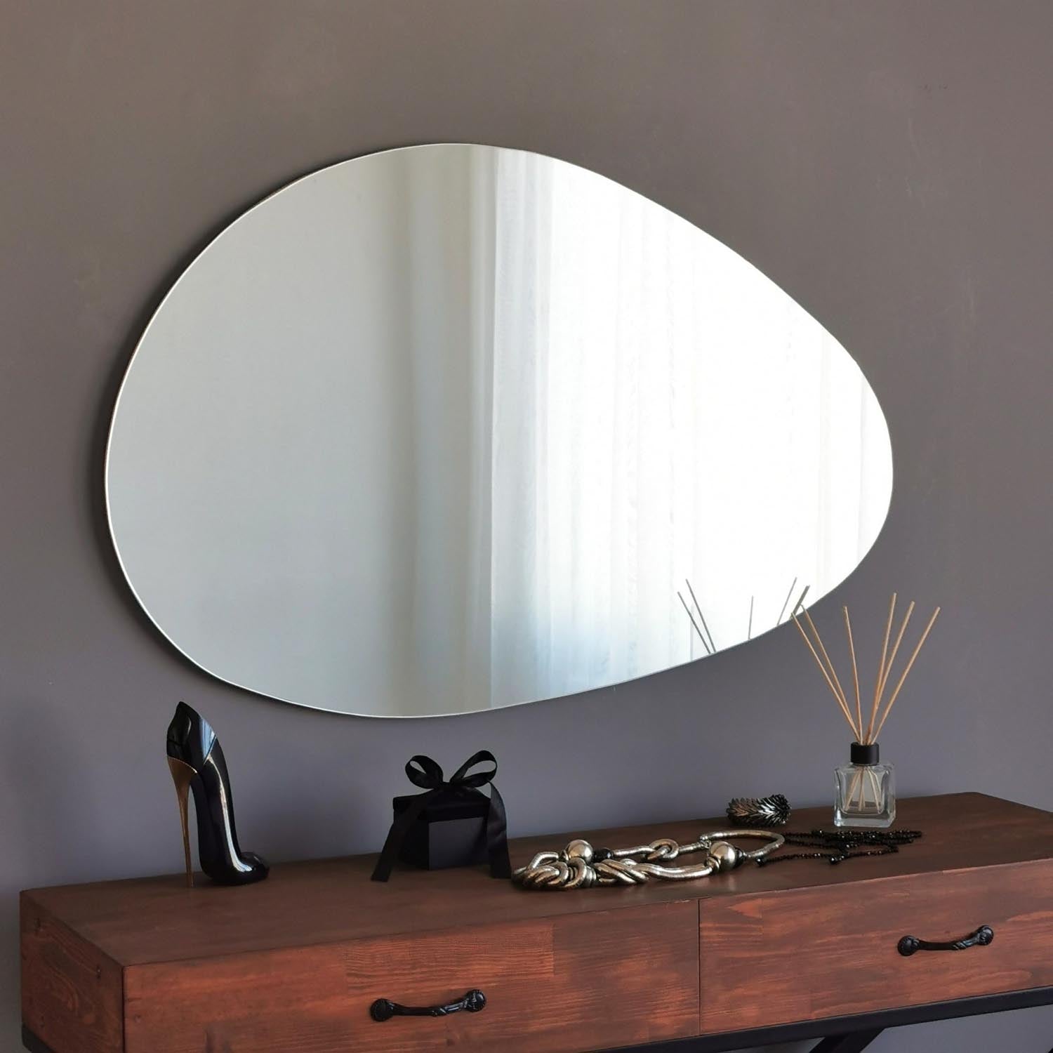 Porto Ayna 90x60 cm in Weiss präsentiert im Onlineshop von KAQTU Design AG. Spiegel ist von Hanah Home