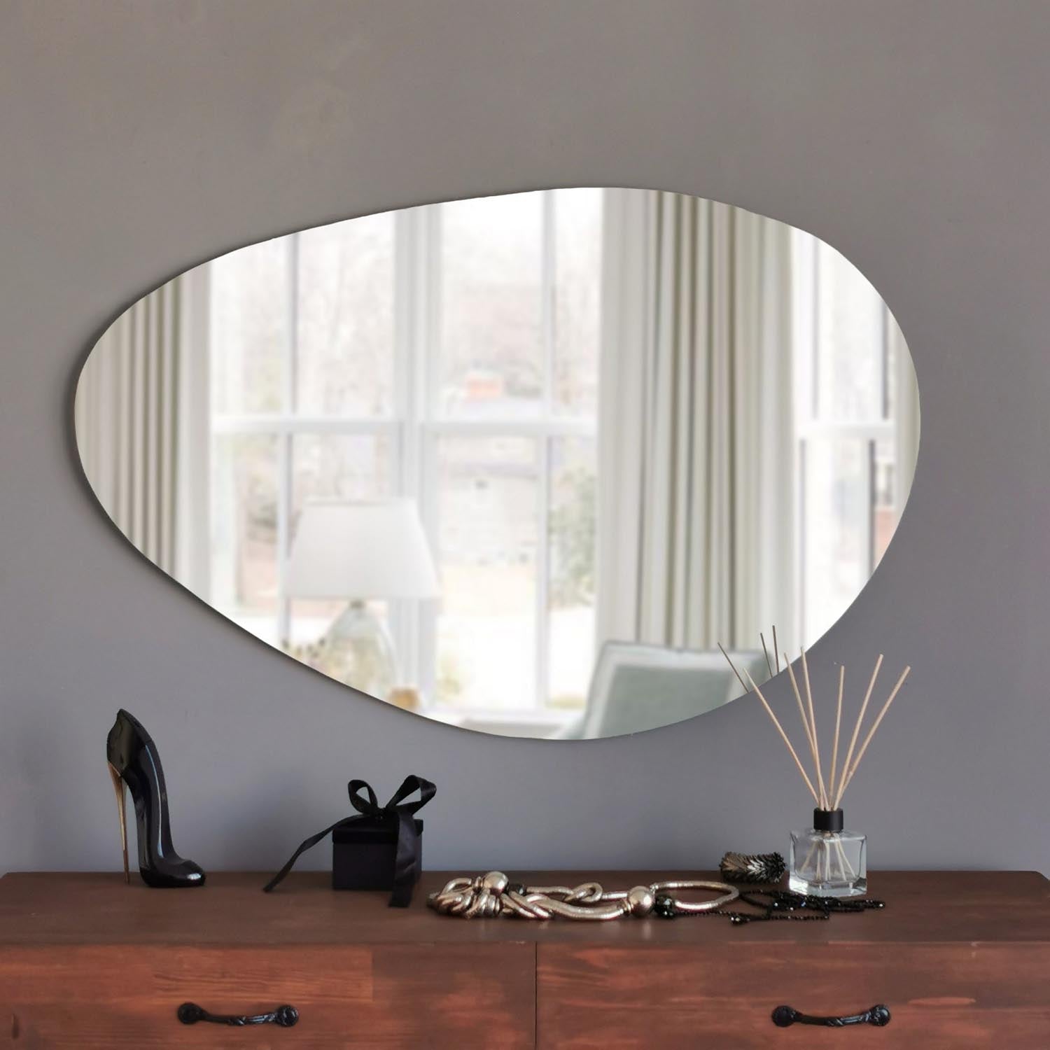 Porto Ayna 90x60 cm in Weiss präsentiert im Onlineshop von KAQTU Design AG. Spiegel ist von Hanah Home