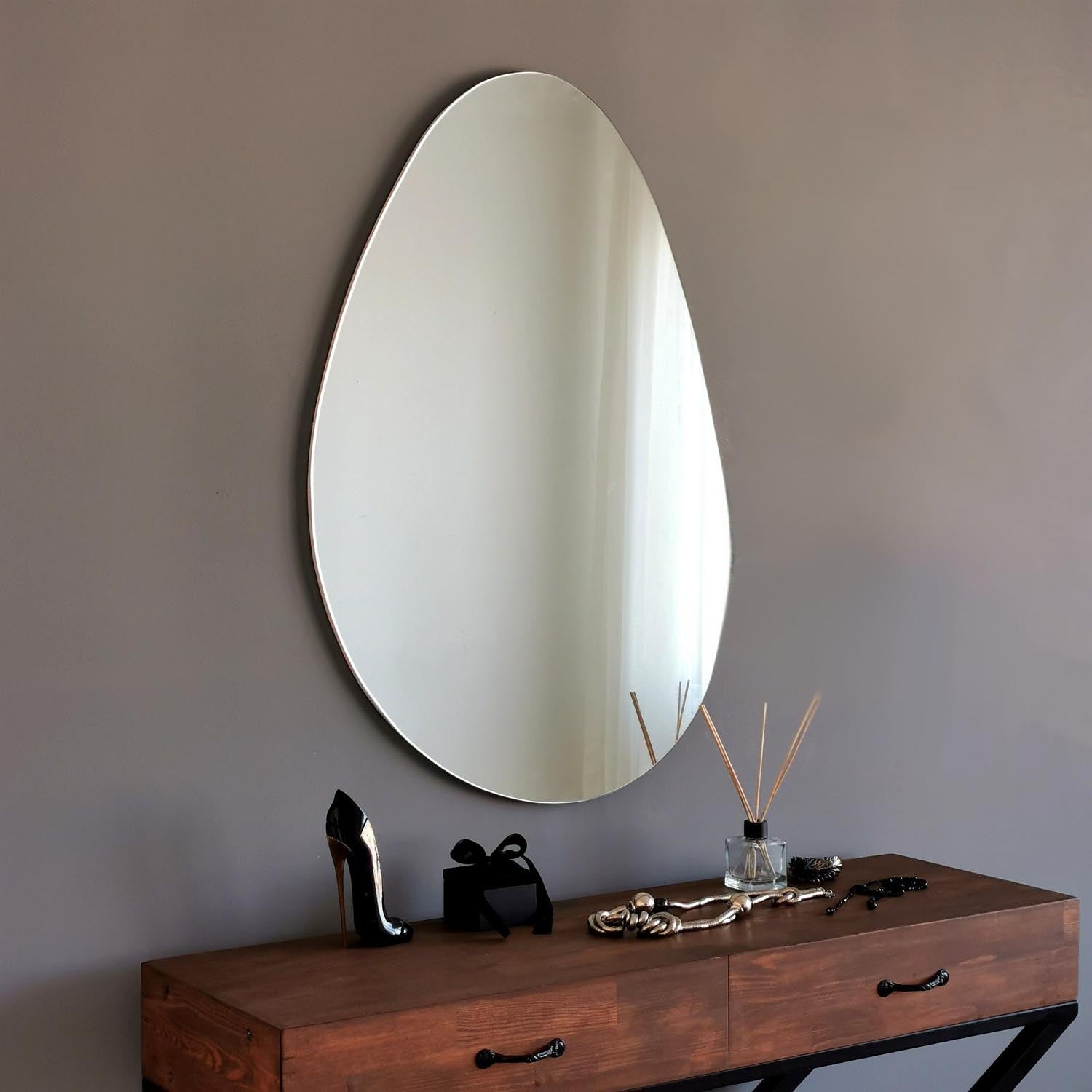 Porto Ayna 90x60 cm in Weiss präsentiert im Onlineshop von KAQTU Design AG. Spiegel ist von Hanah Home