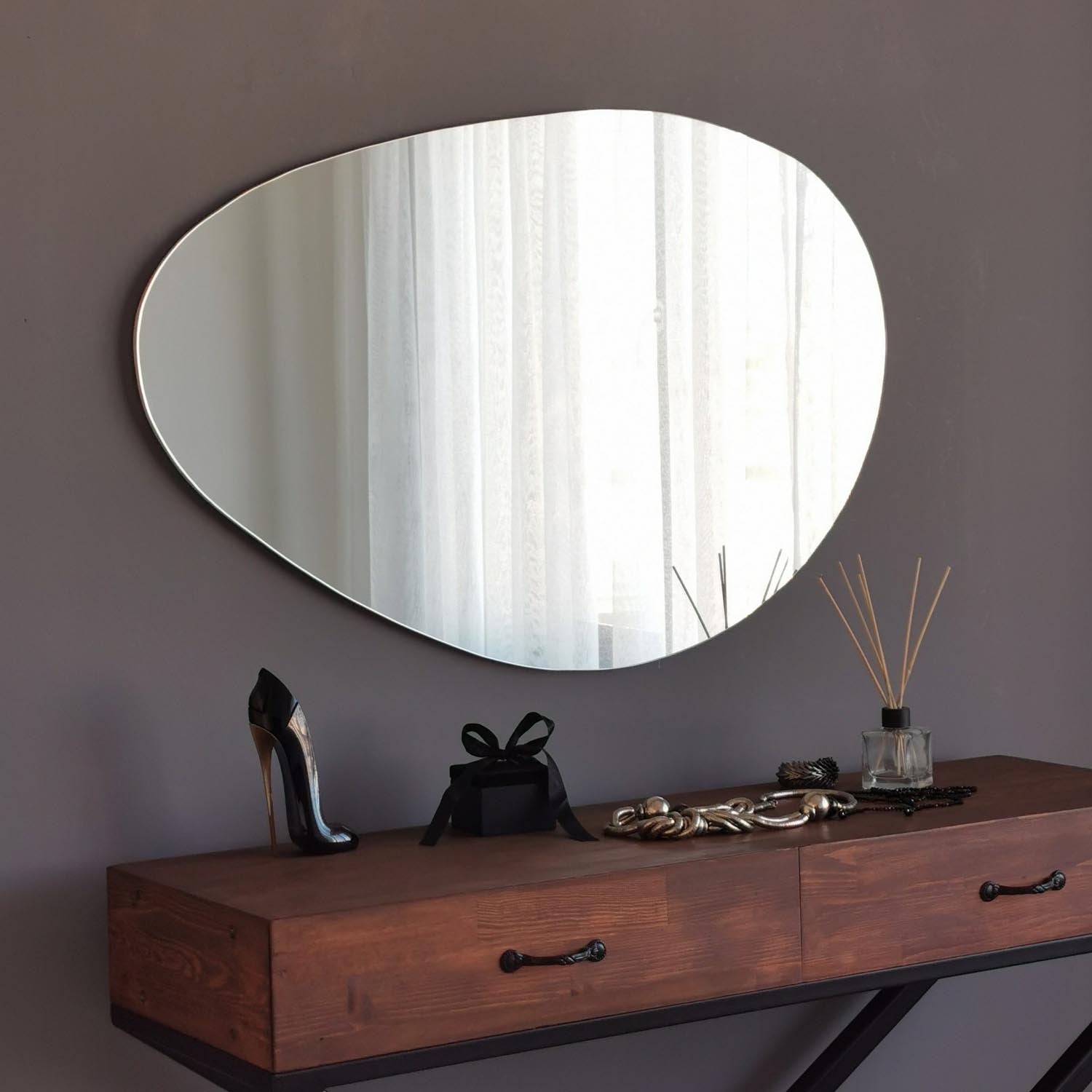 Porto Ayna 90x60 cm in Weiss präsentiert im Onlineshop von KAQTU Design AG. Spiegel ist von Hanah Home