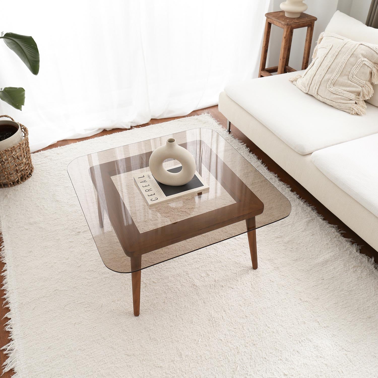 Smart in Bronze präsentiert im Onlineshop von KAQTU Design AG. Beistelltisch ist von Hanah Home