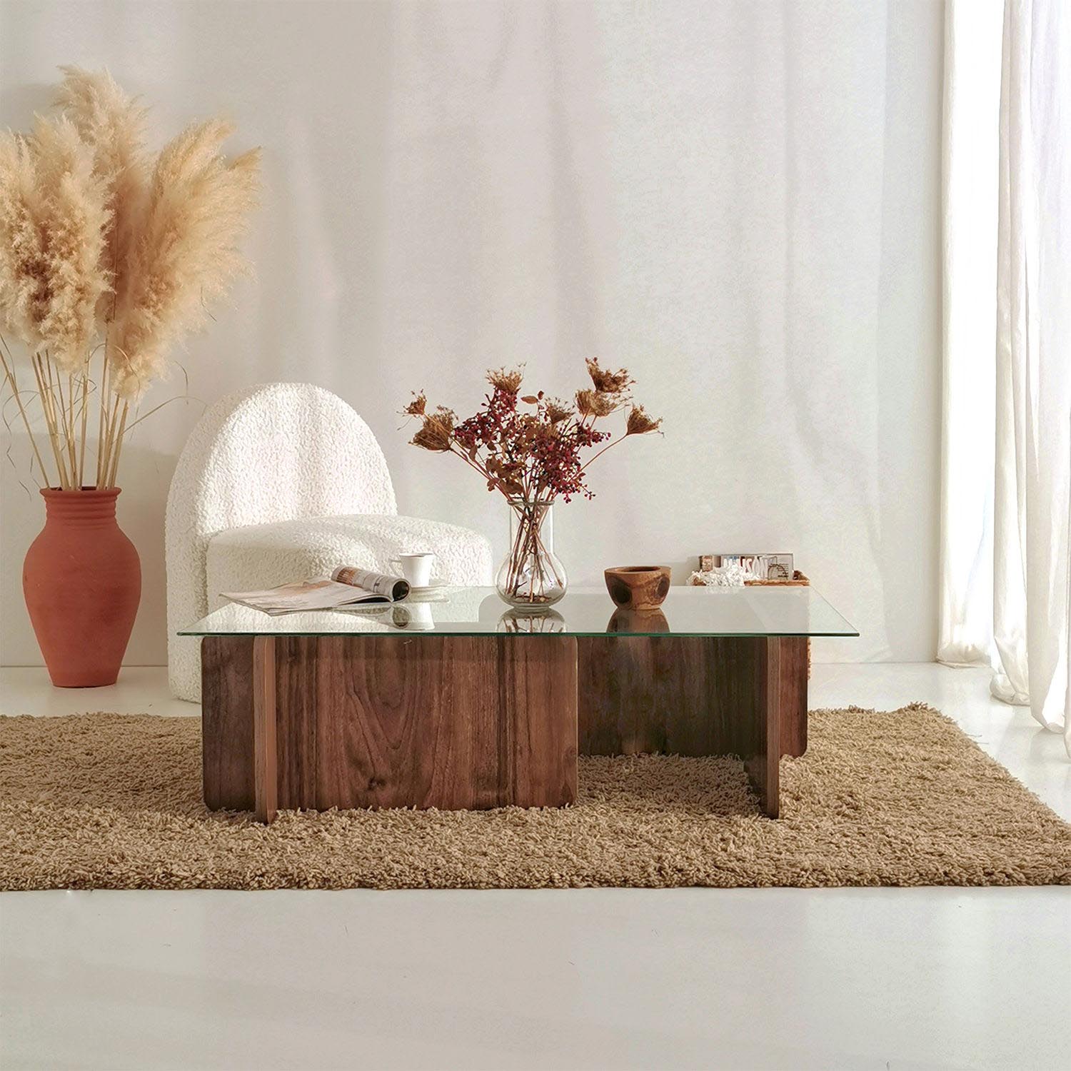 Escape in Walnuss präsentiert im Onlineshop von KAQTU Design AG. Beistelltisch ist von Hanah Home