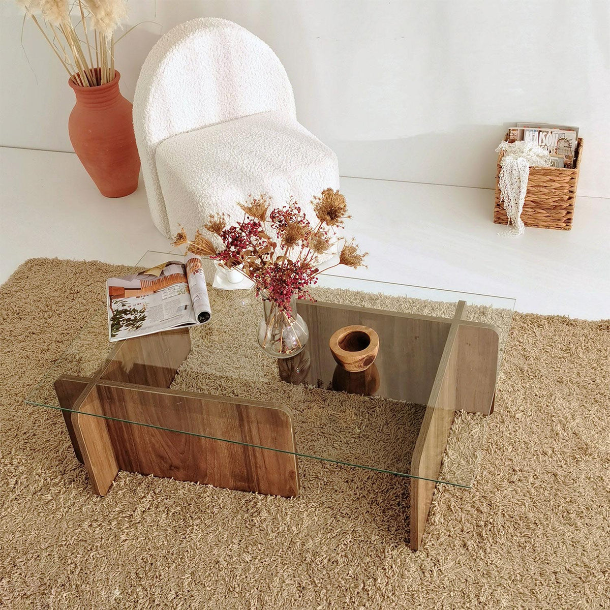 Escape Sofatisch - Walnuss in Walnuss präsentiert im Onlineshop von KAQTU Design AG. Couchtisch ist von Hanah Home