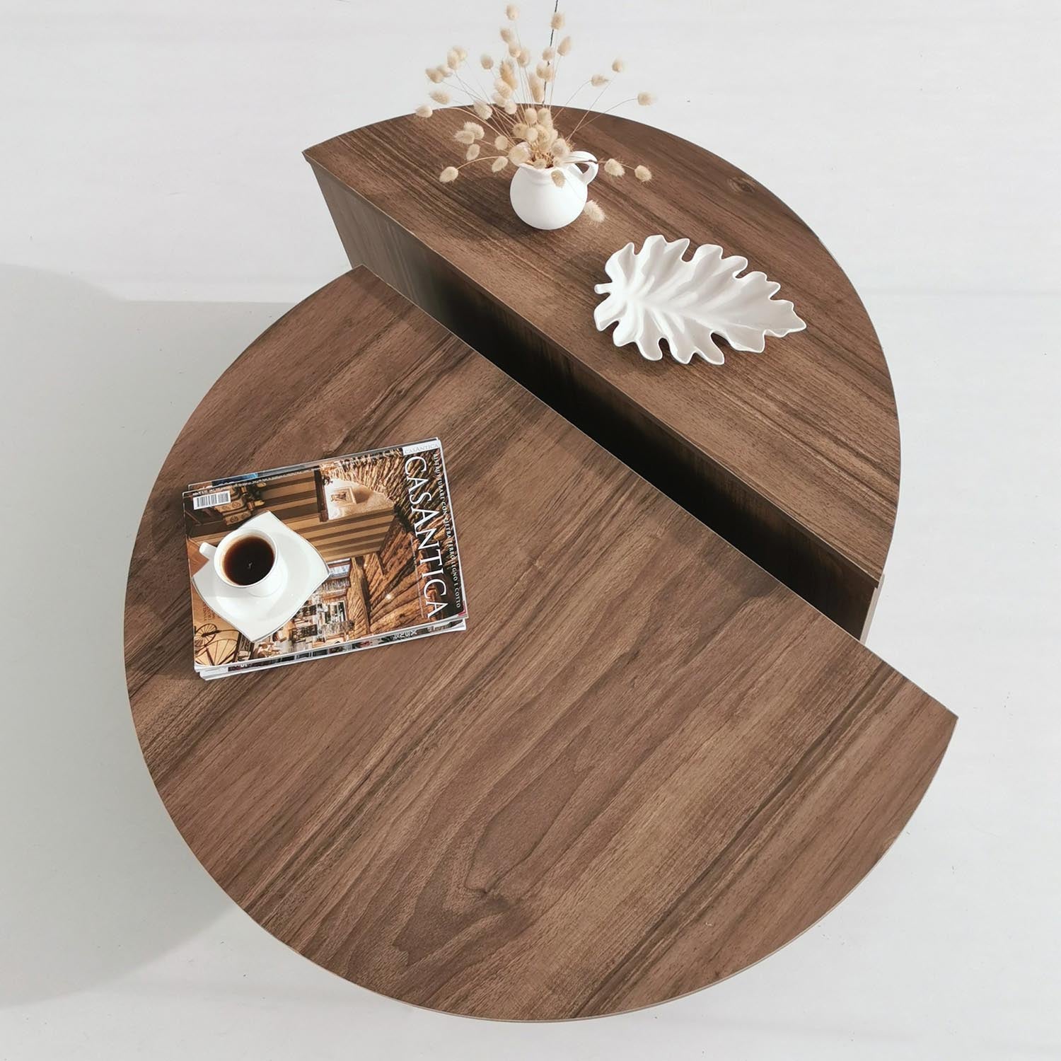 Podium - Walnut in Walnuss präsentiert im Onlineshop von KAQTU Design AG. Beistelltisch ist von Hanah Home