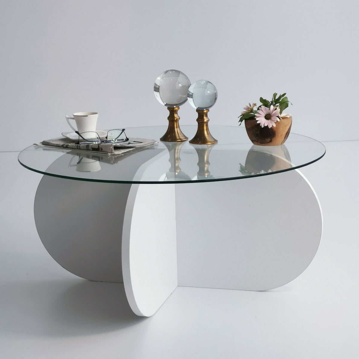 Bubble Sofatisch - Weiss in Weiss präsentiert im Onlineshop von KAQTU Design AG. Couchtisch ist von Hanah Home