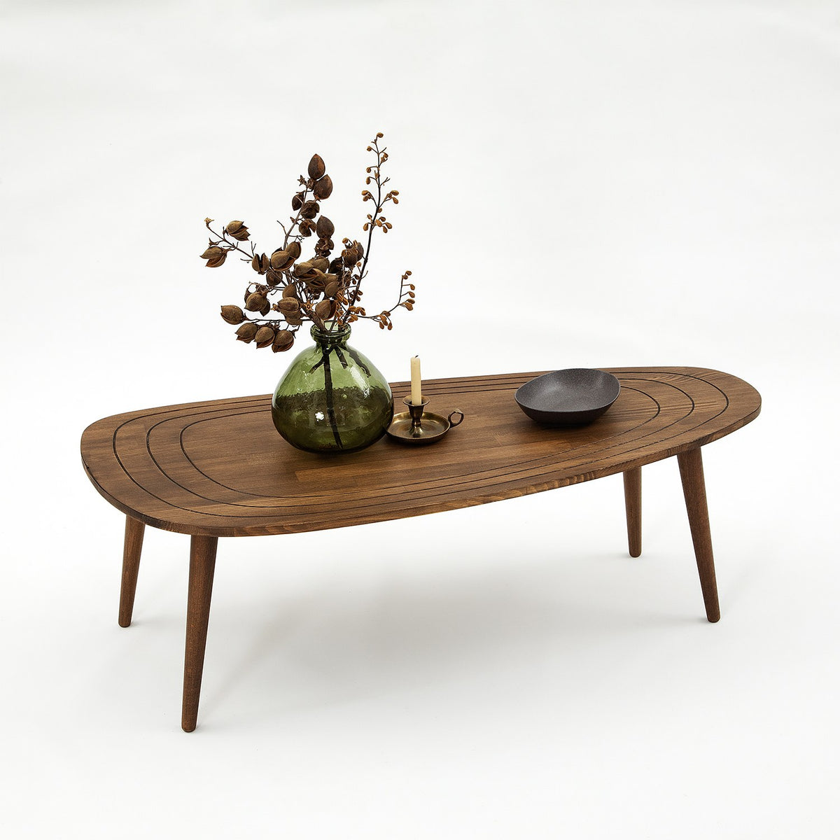 Sweet Sofatisch - Walnuss in Walnuss präsentiert im Onlineshop von KAQTU Design AG. Couchtisch ist von Hanah Home