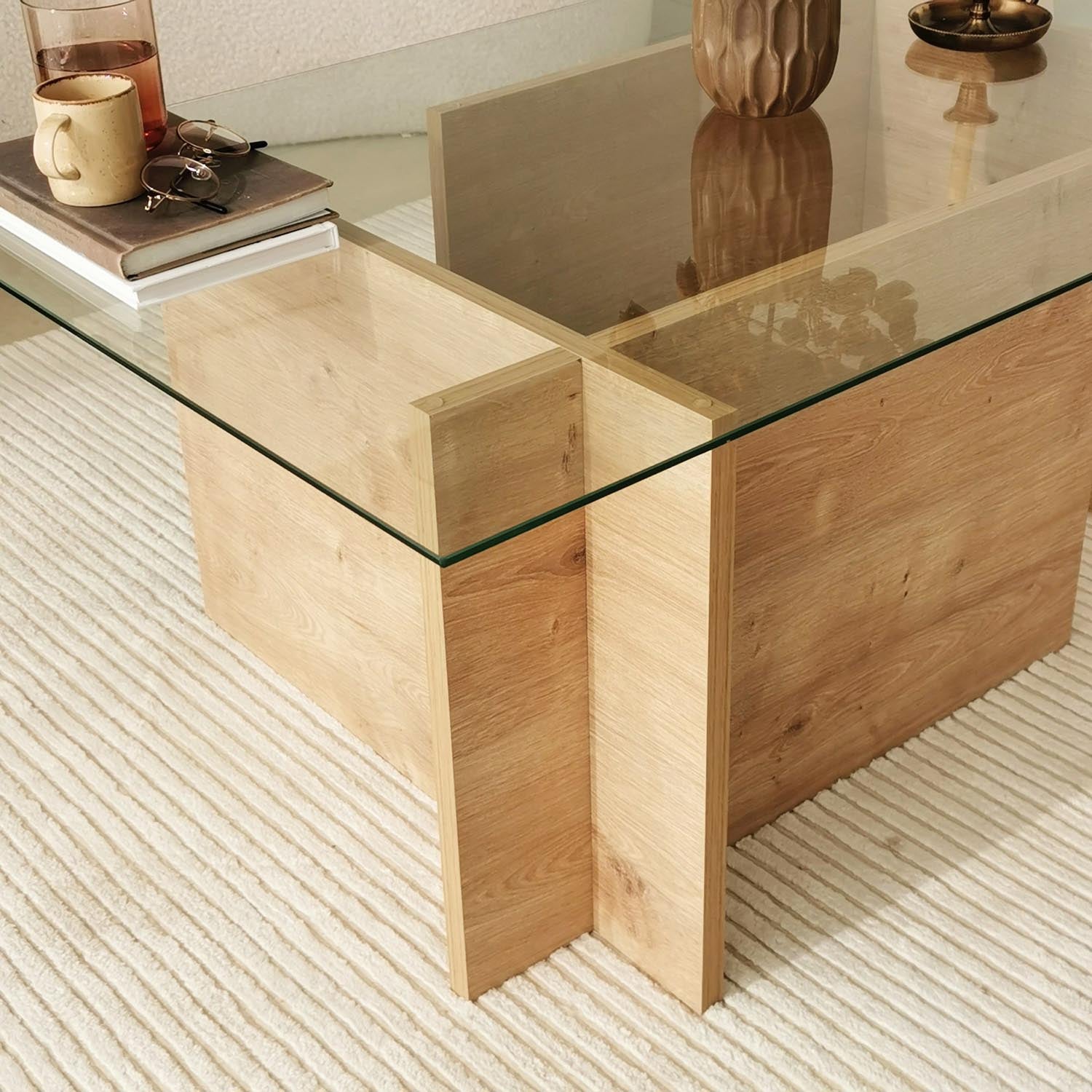 Escape - Sapphire Oak in Saphir- Eiche präsentiert im Onlineshop von KAQTU Design AG. Beistelltisch ist von Hanah Home
