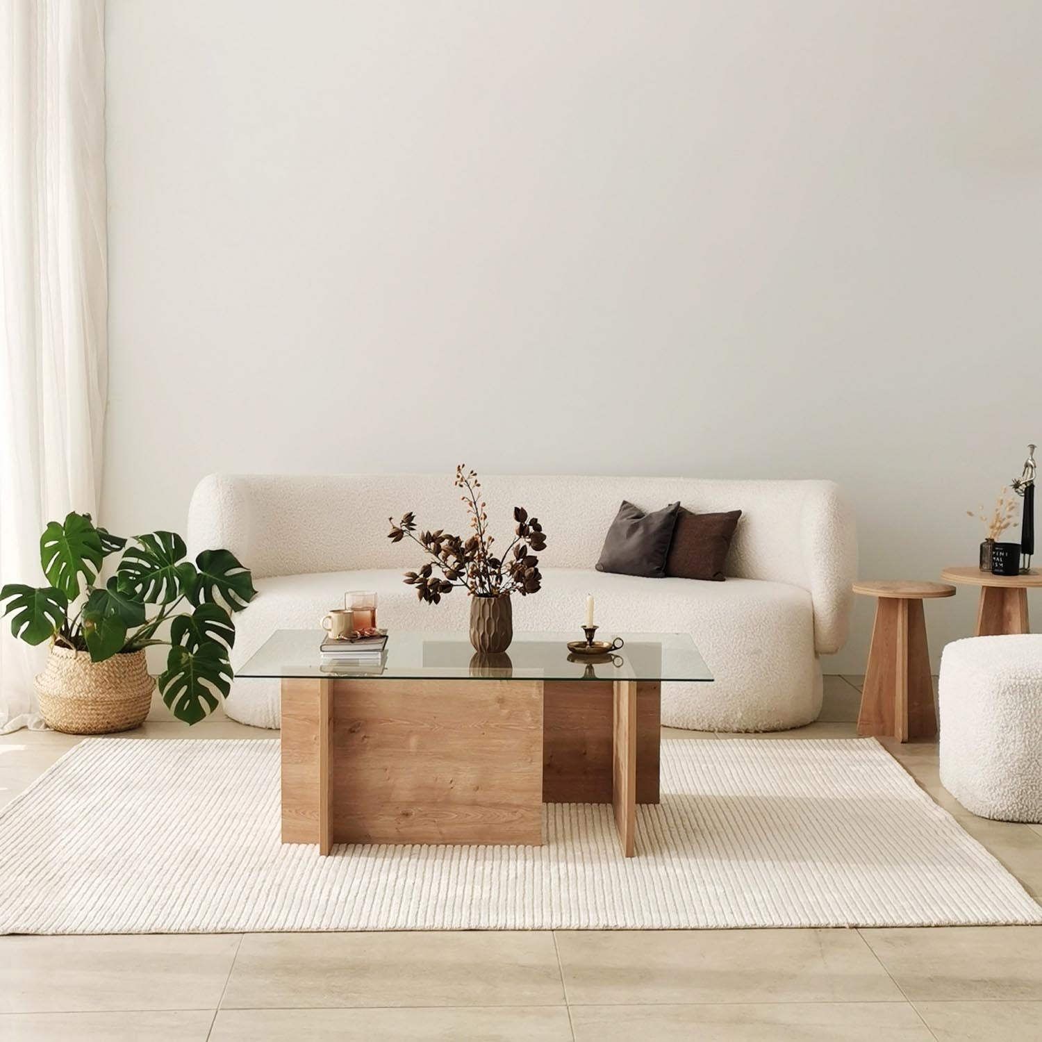 Escape - Sapphire Oak in Saphir- Eiche präsentiert im Onlineshop von KAQTU Design AG. Beistelltisch ist von Hanah Home
